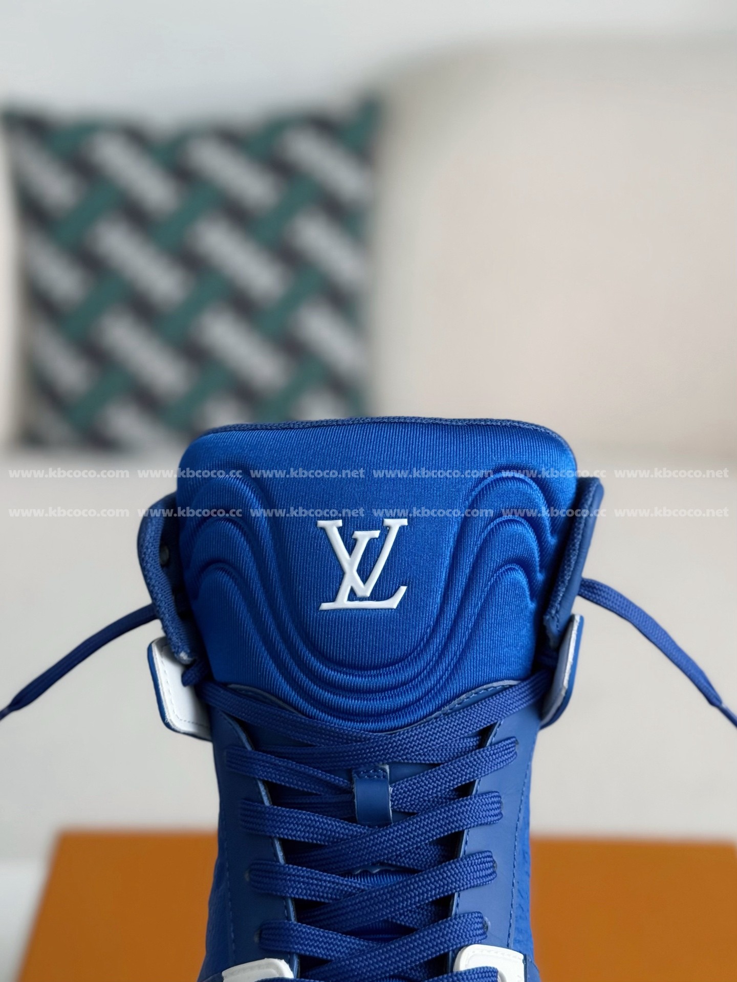 【#4628】 Louis Vuitton Trainers High-Top Plimsolls