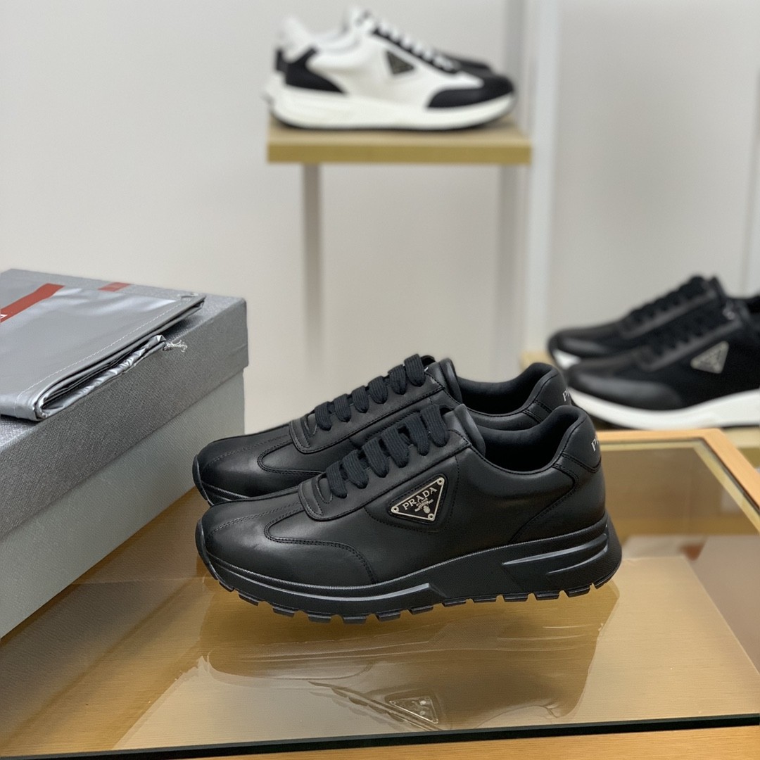 【#610】 Prada Sneakers
