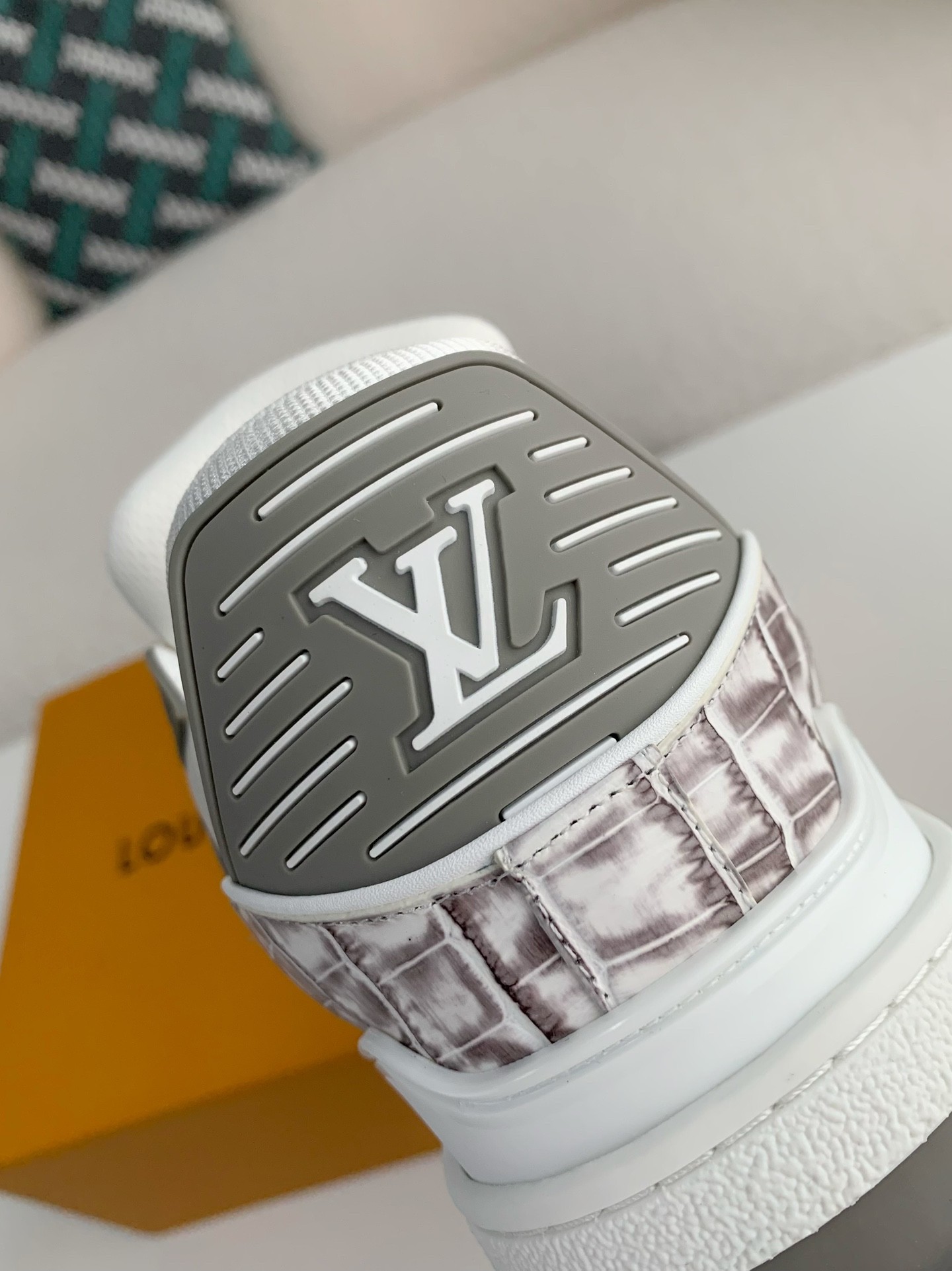 [#3368」 LOUIS VUITTON TRAINER SNEAKERS