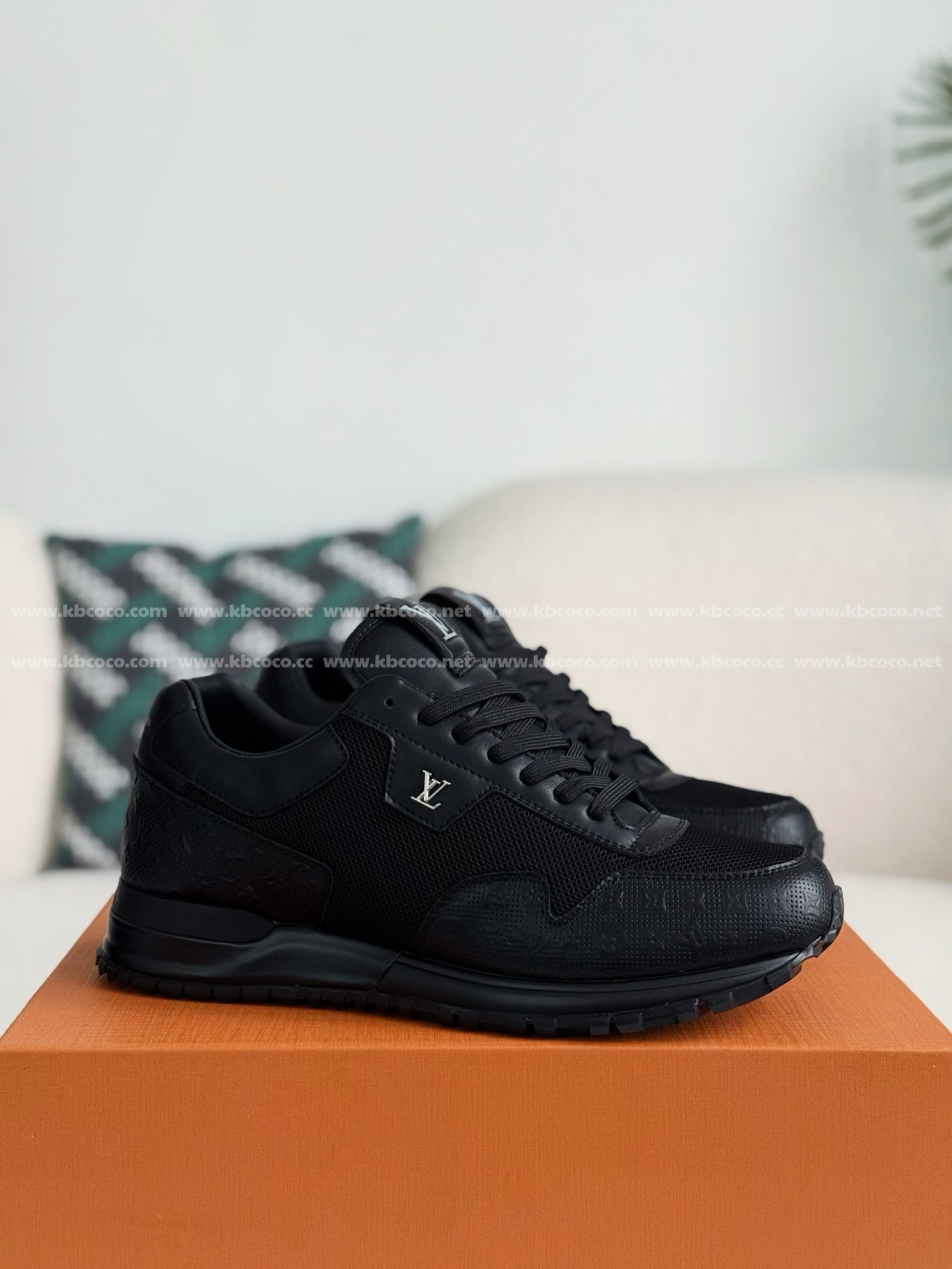 【#5391】 LOUIS VUITTON RUN AWAYCASUAL SHOES