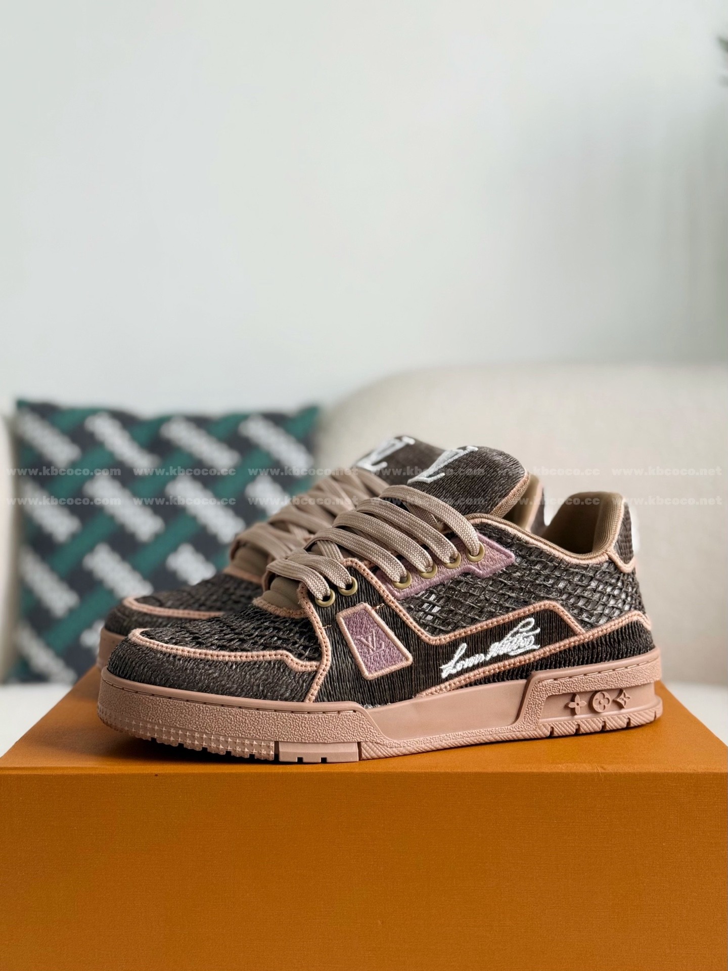 【#5880】LOUIS VUITTON TRAINER SNEAKERS