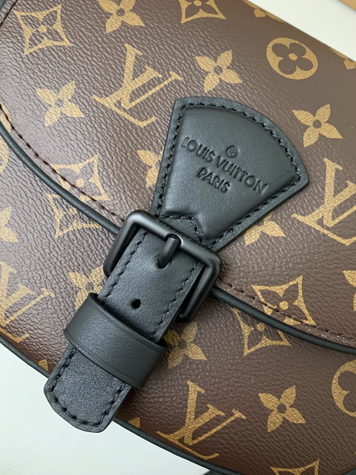 Louis Vuitton New season Montsouris Small Messenger Bag M47060