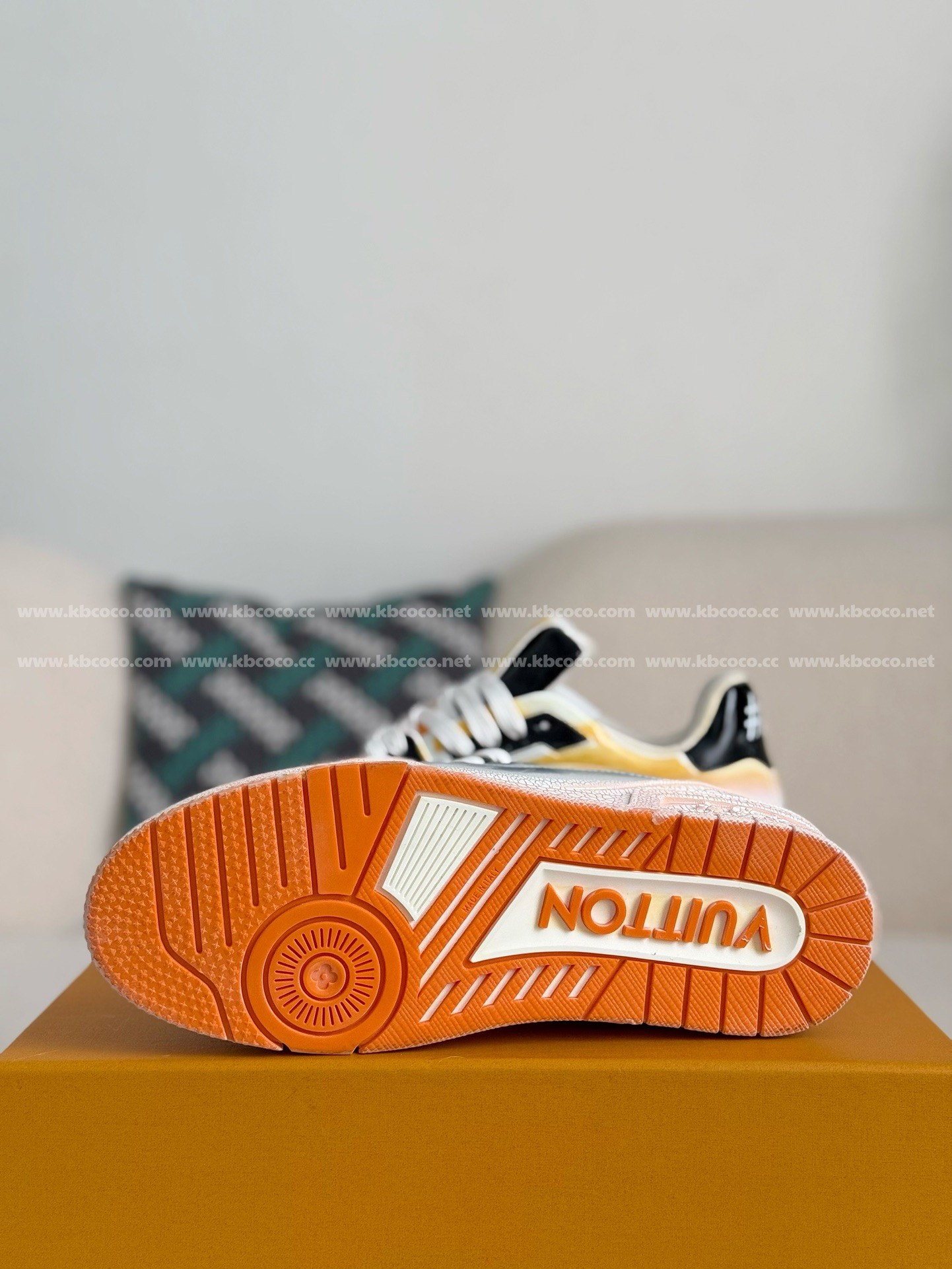 【#4493】 LOUIS VUITTON TRAINER SNEAKERS