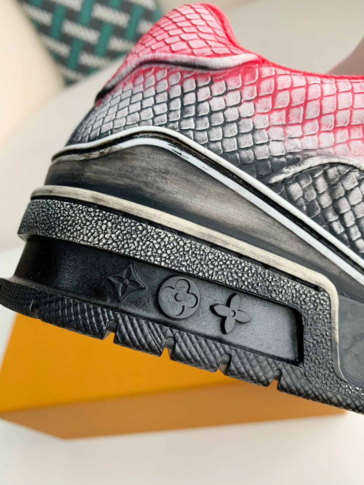 [#3313]LOUIS VUITTON TRAINER SNEAKERS