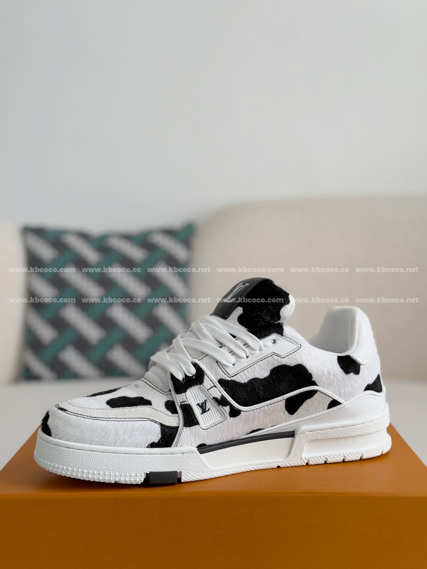 【#4004】 LOUIS VUITTON TRAINER SNEAKERS