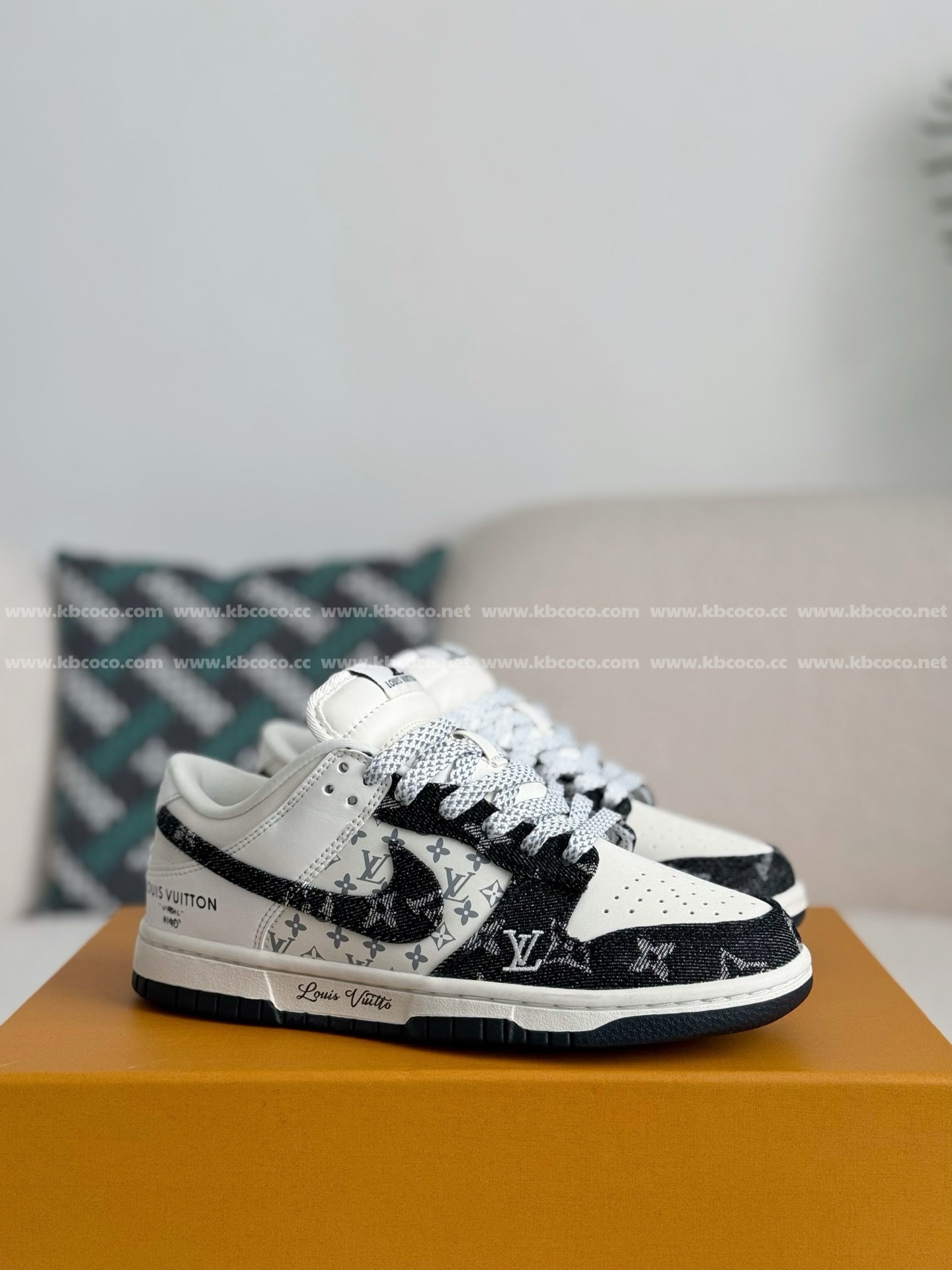 【#5201】 LOUIS VUITTON x Nike DunkCasual Sneakers