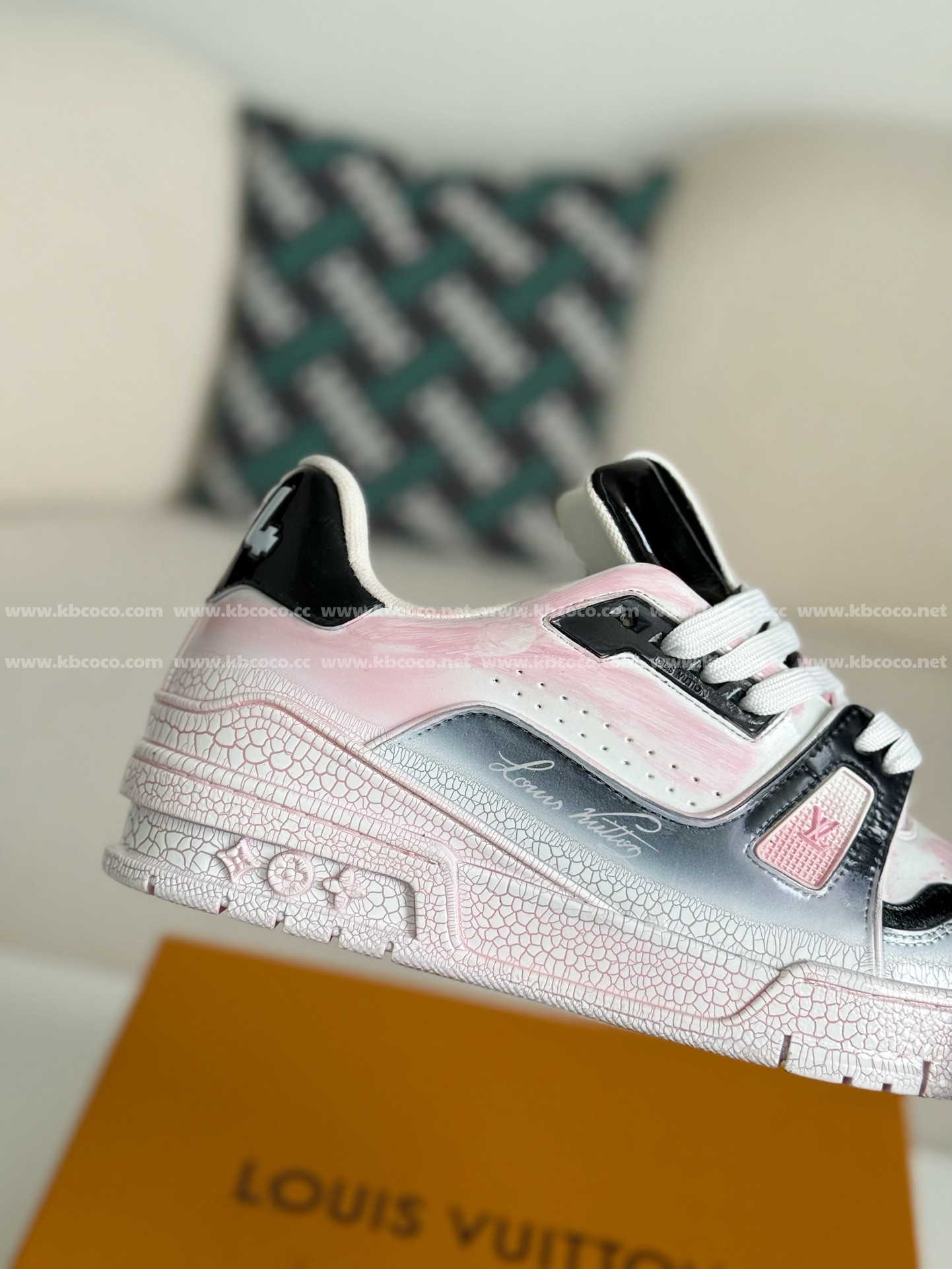 【#4491】 LOUIS VUITTON TRAINER SNEAKERS