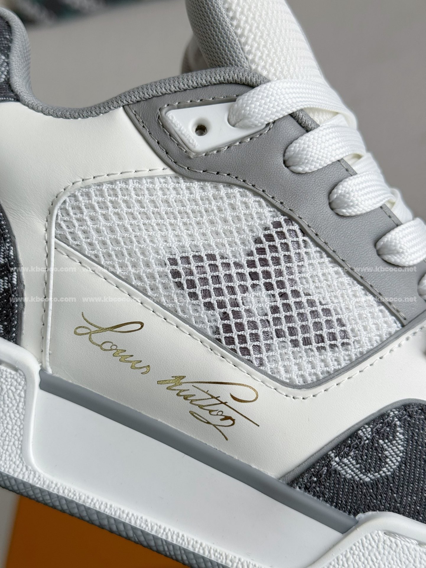 【#3944】 LOUIS VUITTON TRAINER SNEAKERS