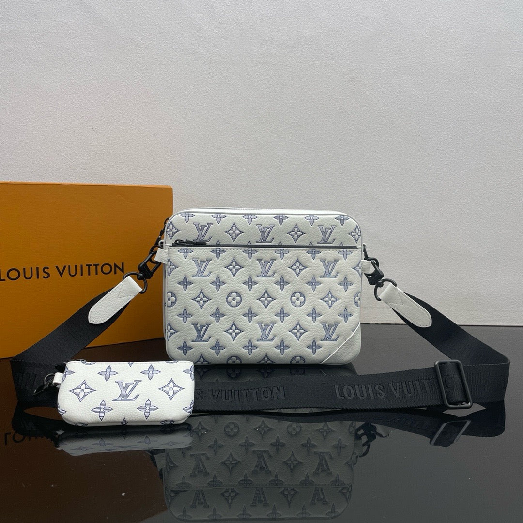 LOUIS VUITTON TrioMessenger Postman bag/top quality M24754