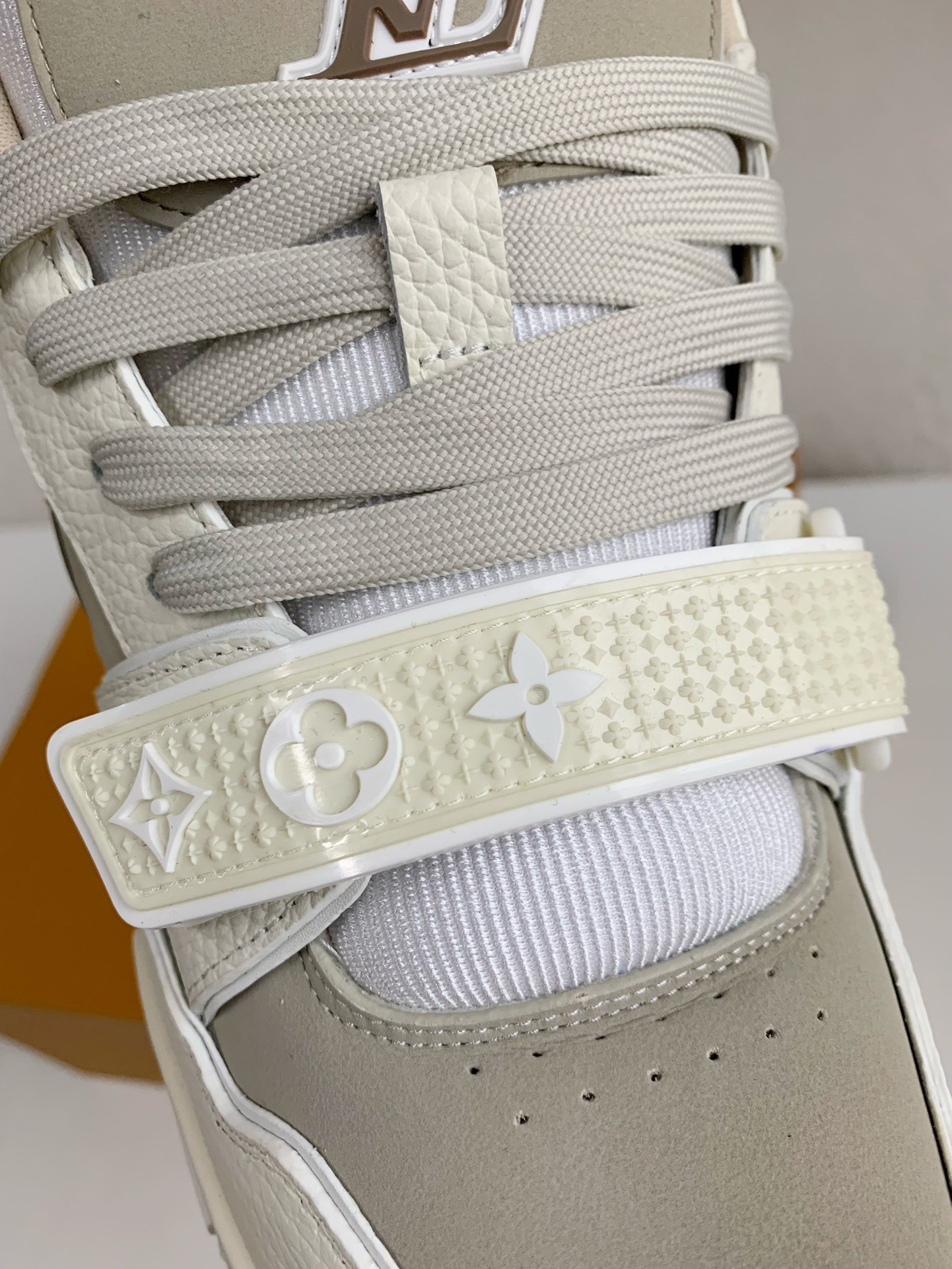 [#3343」 LOUIS VUITTON TRAINER SNEAKERS