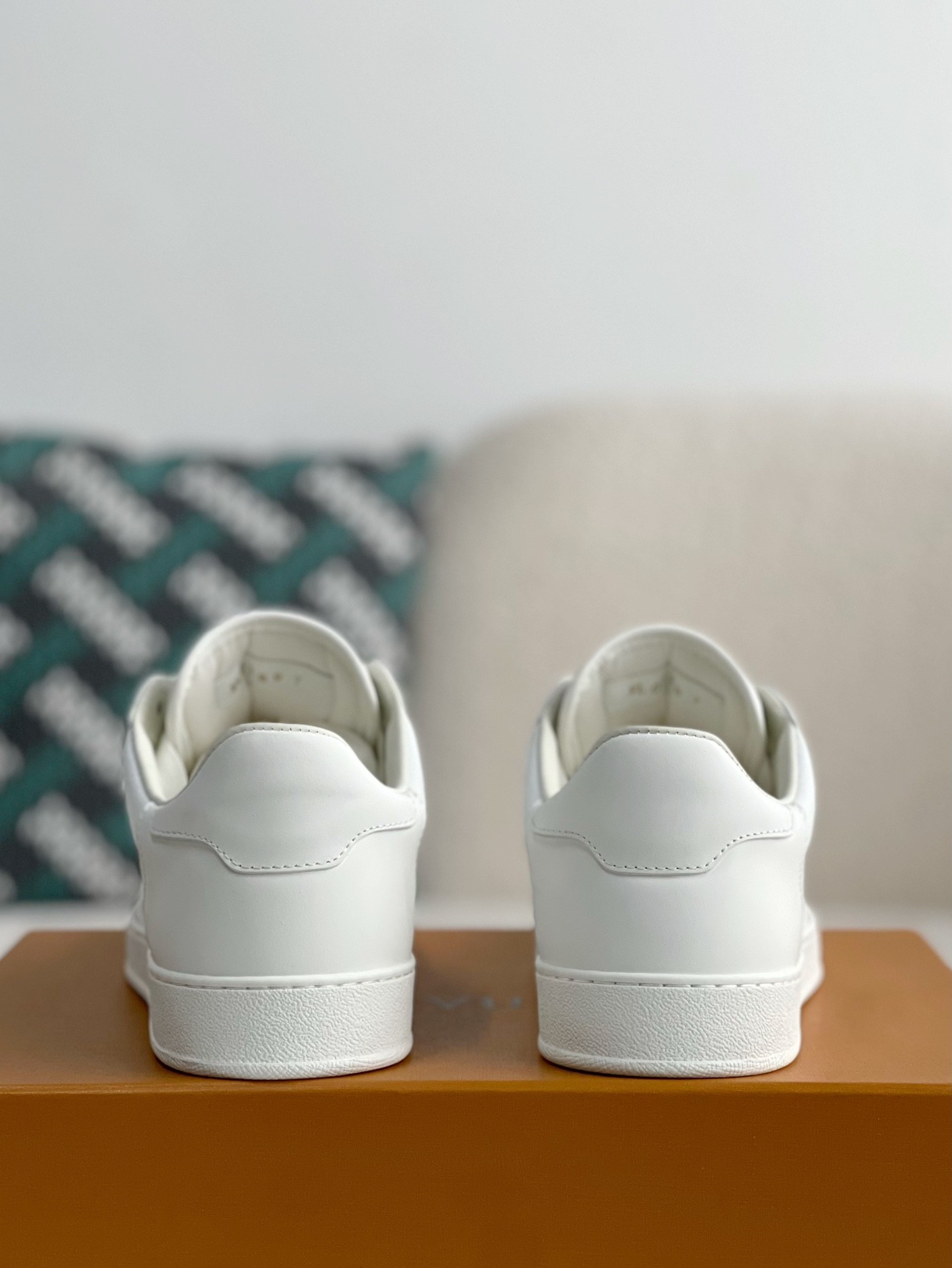 LOUIS VUITTON RIVOLI SNEAKERS