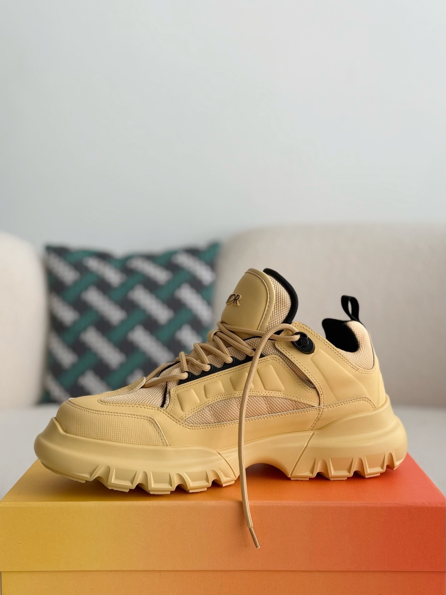 【#3900】 DIOR AND LEWIS HAMIL TON SNEAKER