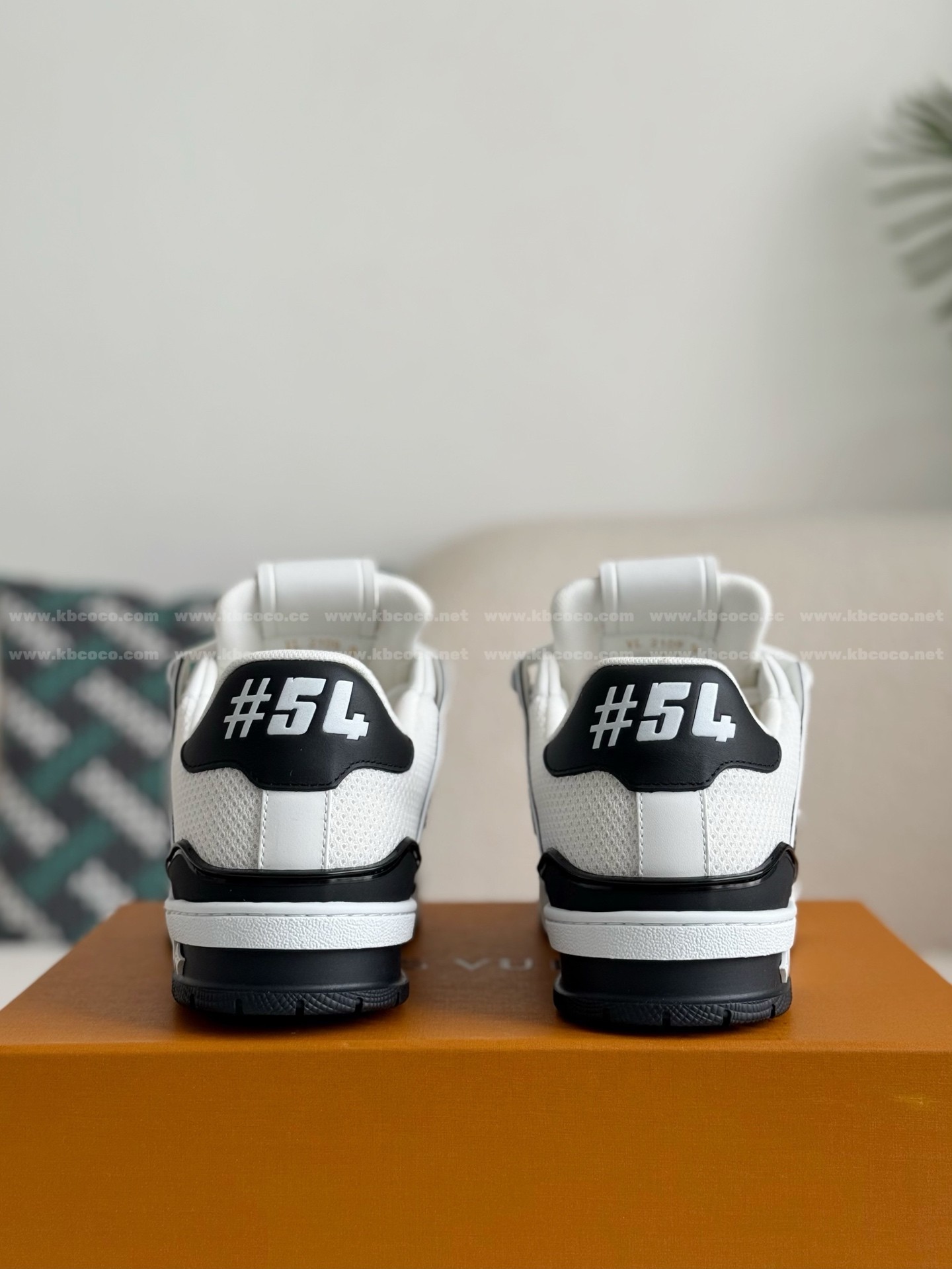 【#5821】 LOUIS VUITTON TRAINER SNEAKERS