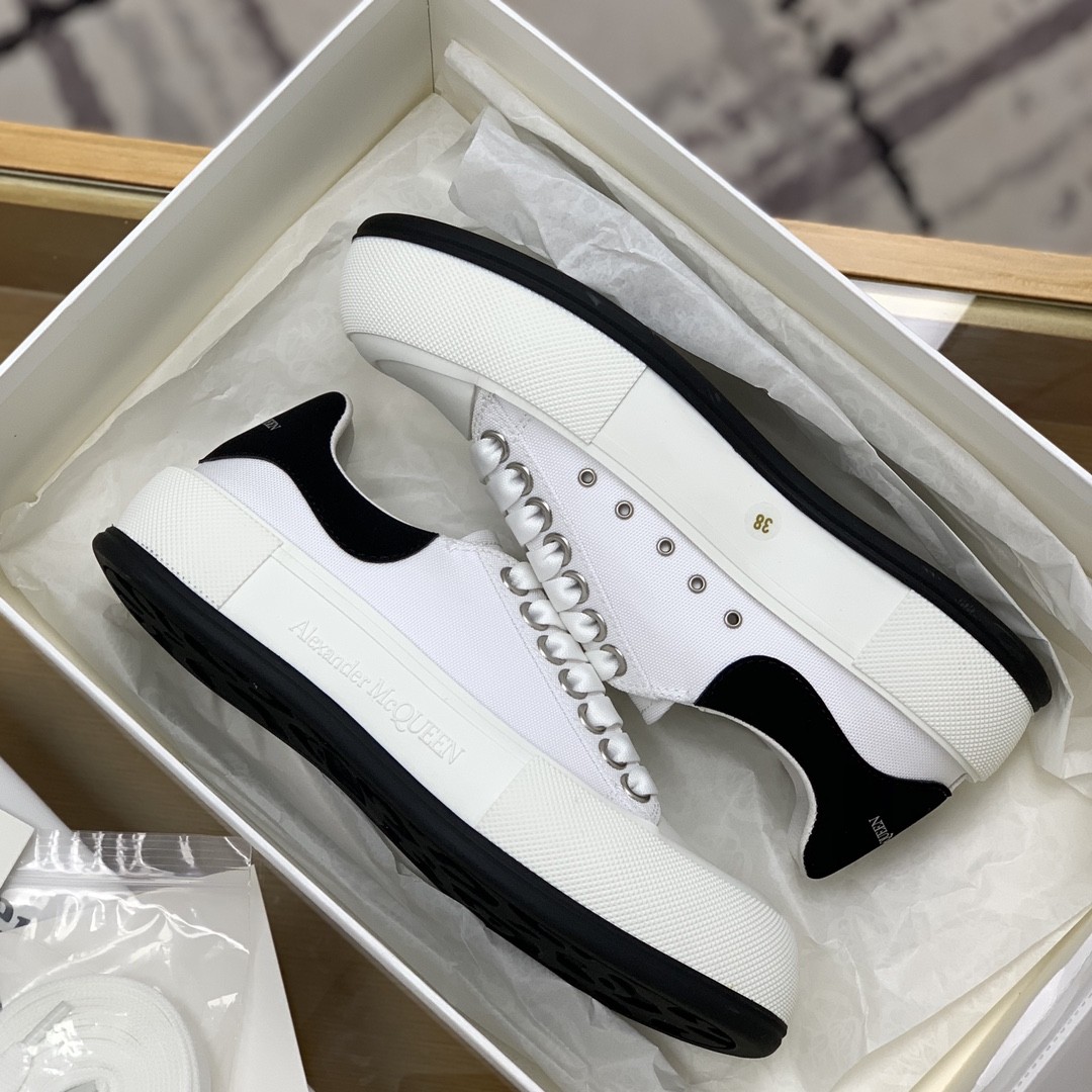 Alexander McQueen MQ White/Black velvet tail Sneakers