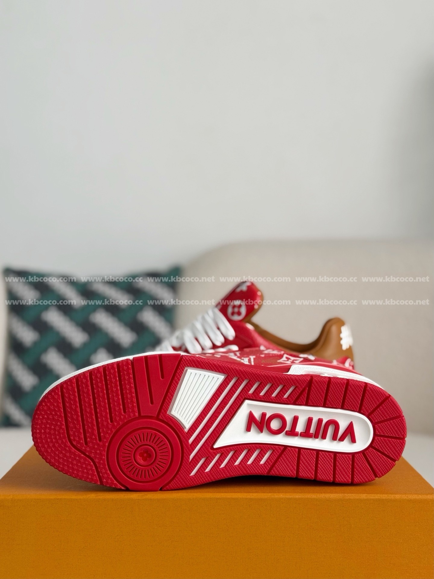 【#4537】 LOUIS VUITTON TRAINER SNEAKERS