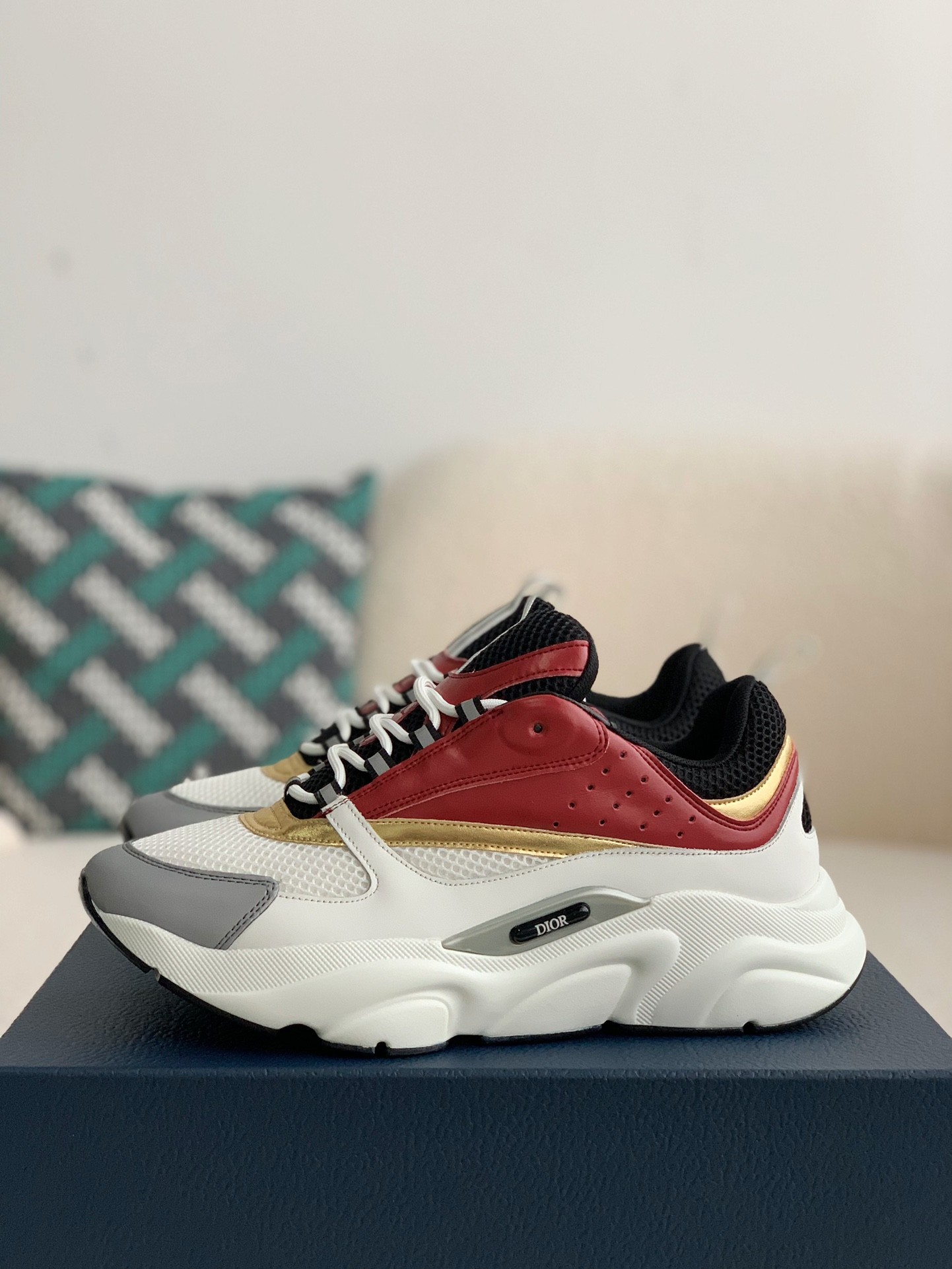 DlOR classic B22 Clunky Sneaker