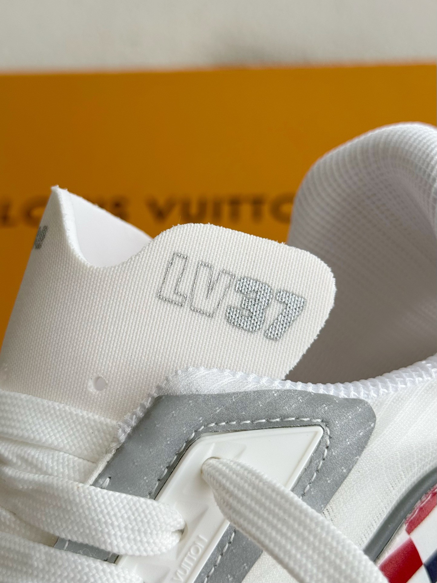 [#3807I LOUIS VUITTON TRAINER SNEAKERS 37th America's Cup Limited Edition