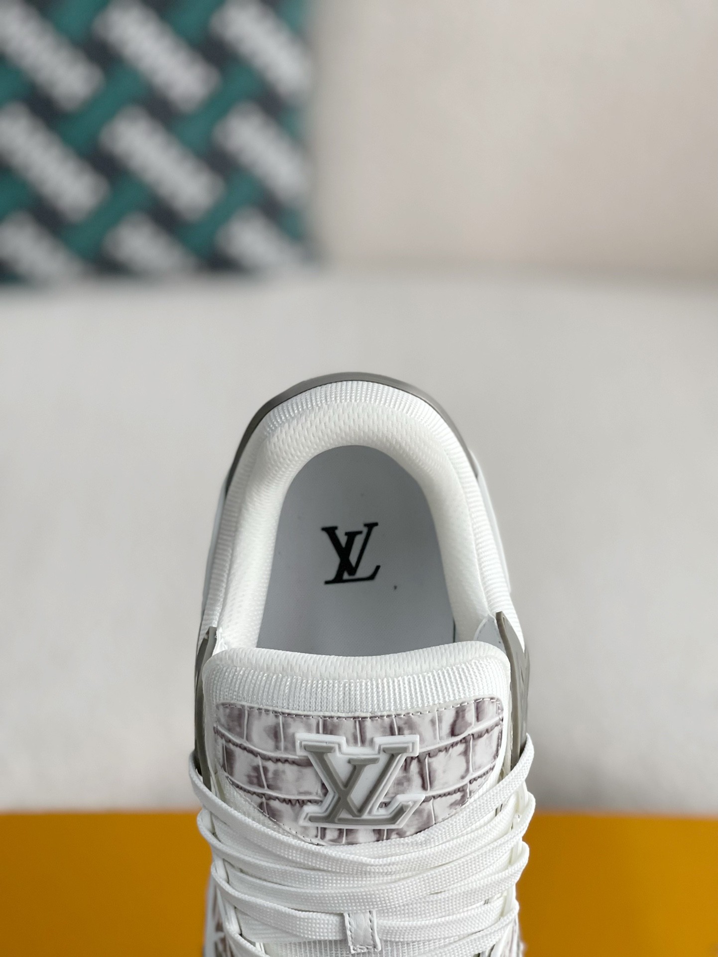 [#3368」 LOUIS VUITTON TRAINER SNEAKERS