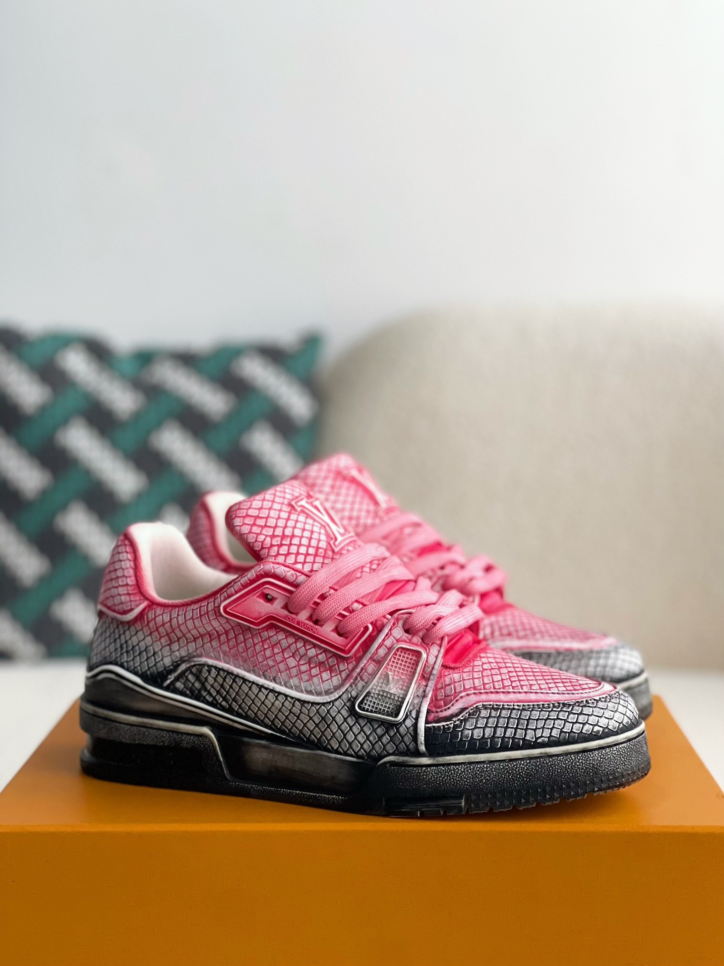 [#3313]LOUIS VUITTON TRAINER SNEAKERS