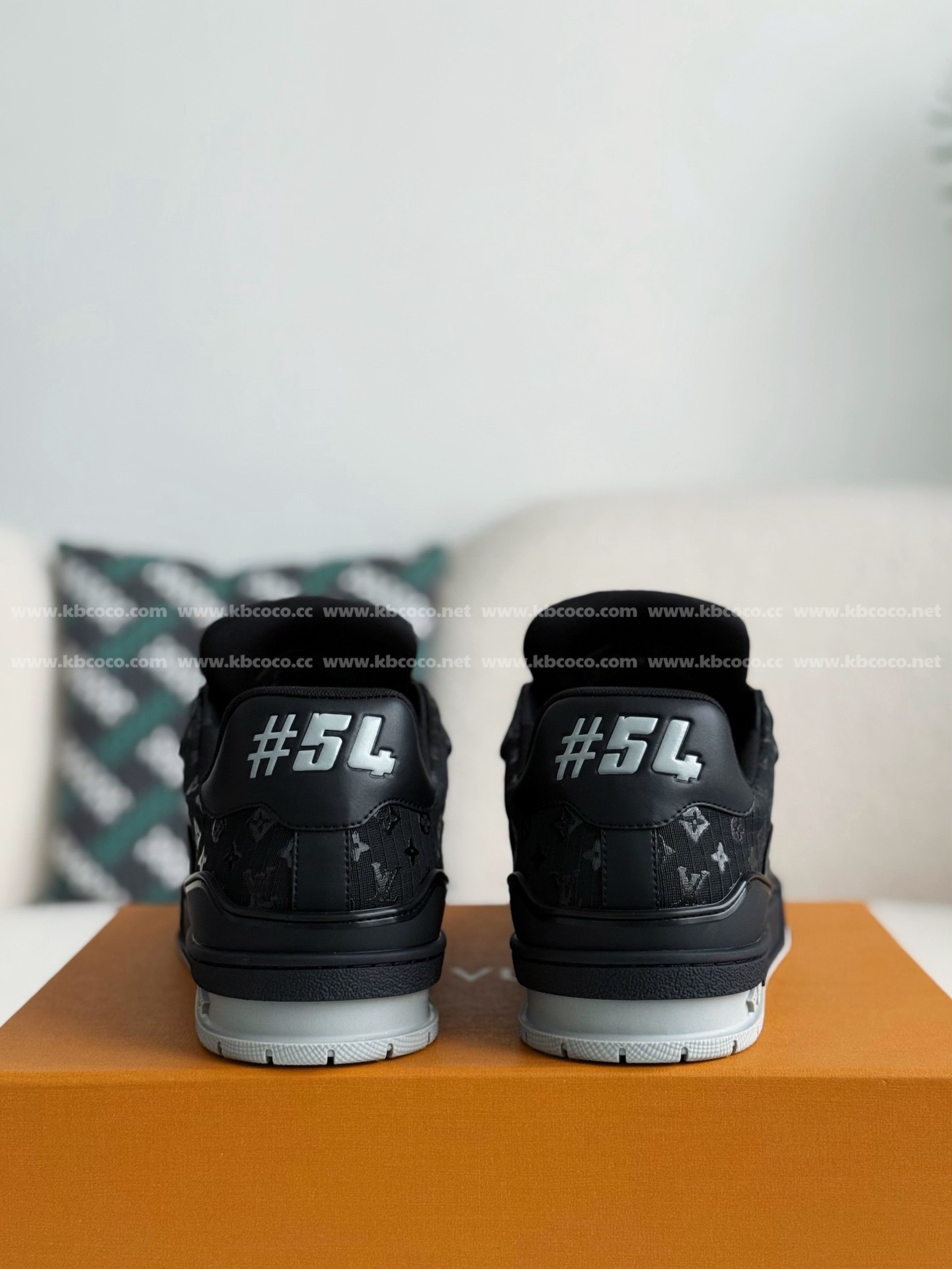 【#5260】 LOUIS VUITTON TRAINER SNEAKERS