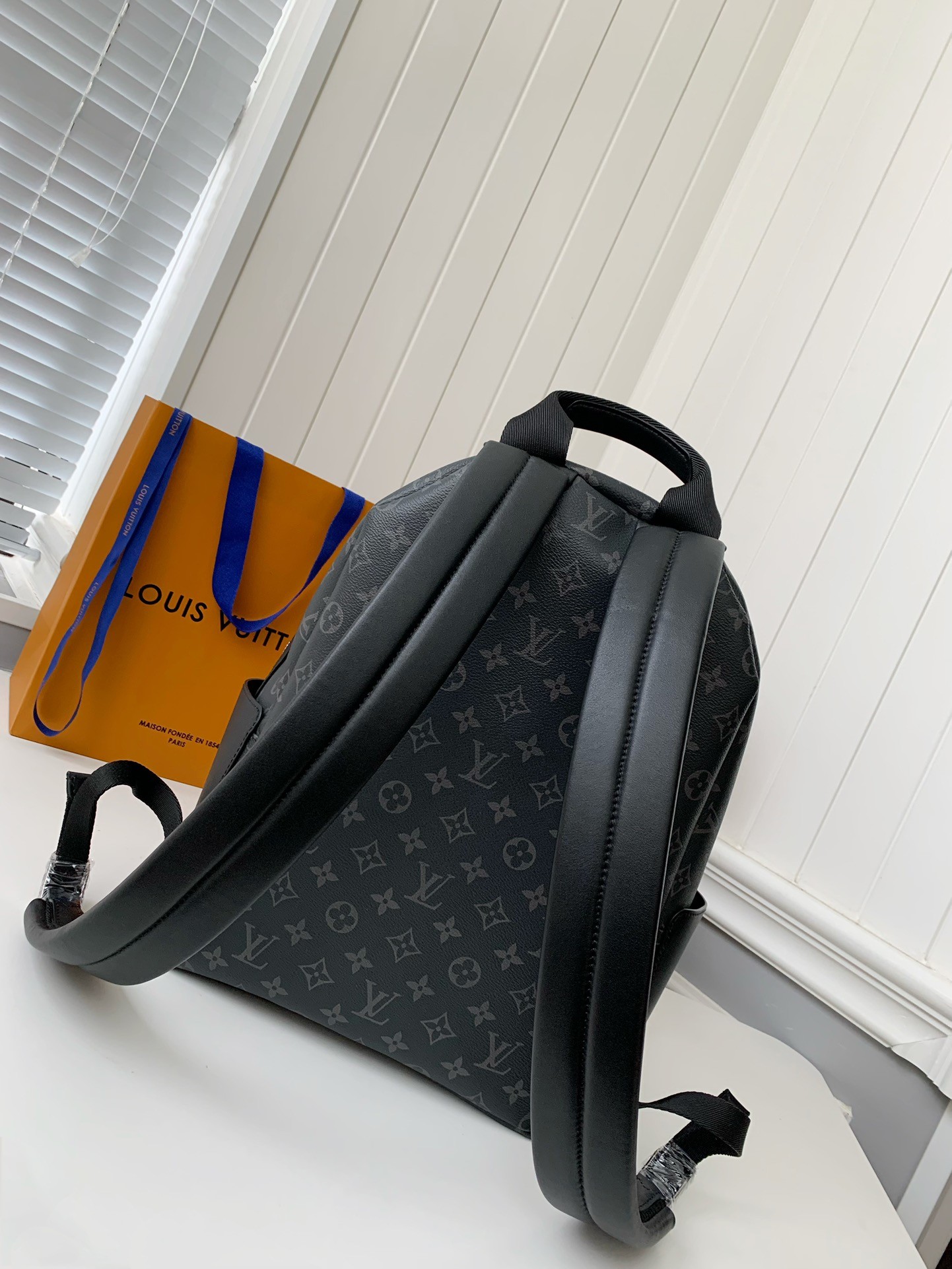 Louis Vuitton 24s New DlSCOverY Smal!Backpack M20558, Top Quality