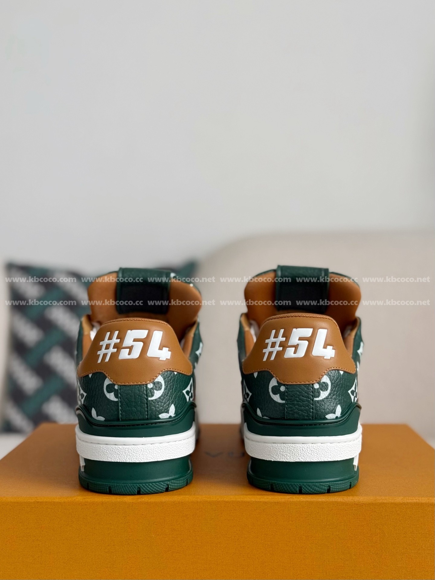 【#4538】 LOUIS VUITTON TRAINER SNEAKERS