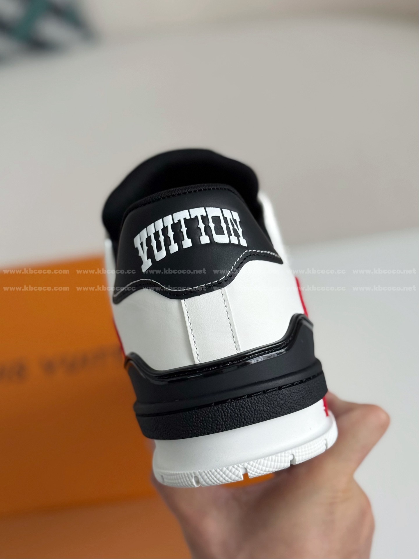 【#5679】 LOUIS VUITTON TRAINER SNEAKERS