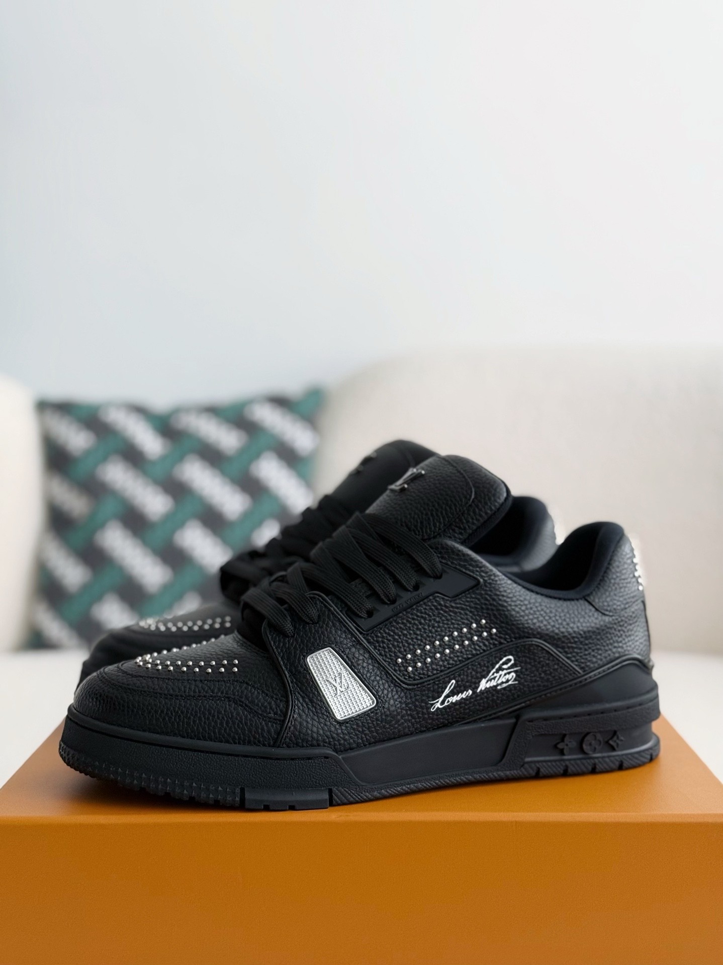 [#3876」 LOUIS VUITTON TRAINER SNEAKERS