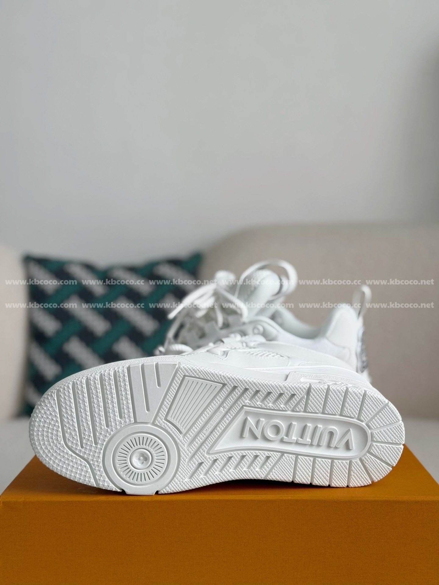 【#4539】 LOUIS VUITTON TRAINER SNEAKERS