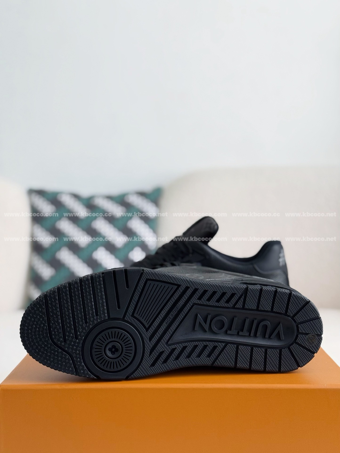 【#4102】LOUIS VUITTON TRAINER SNEAKERS
