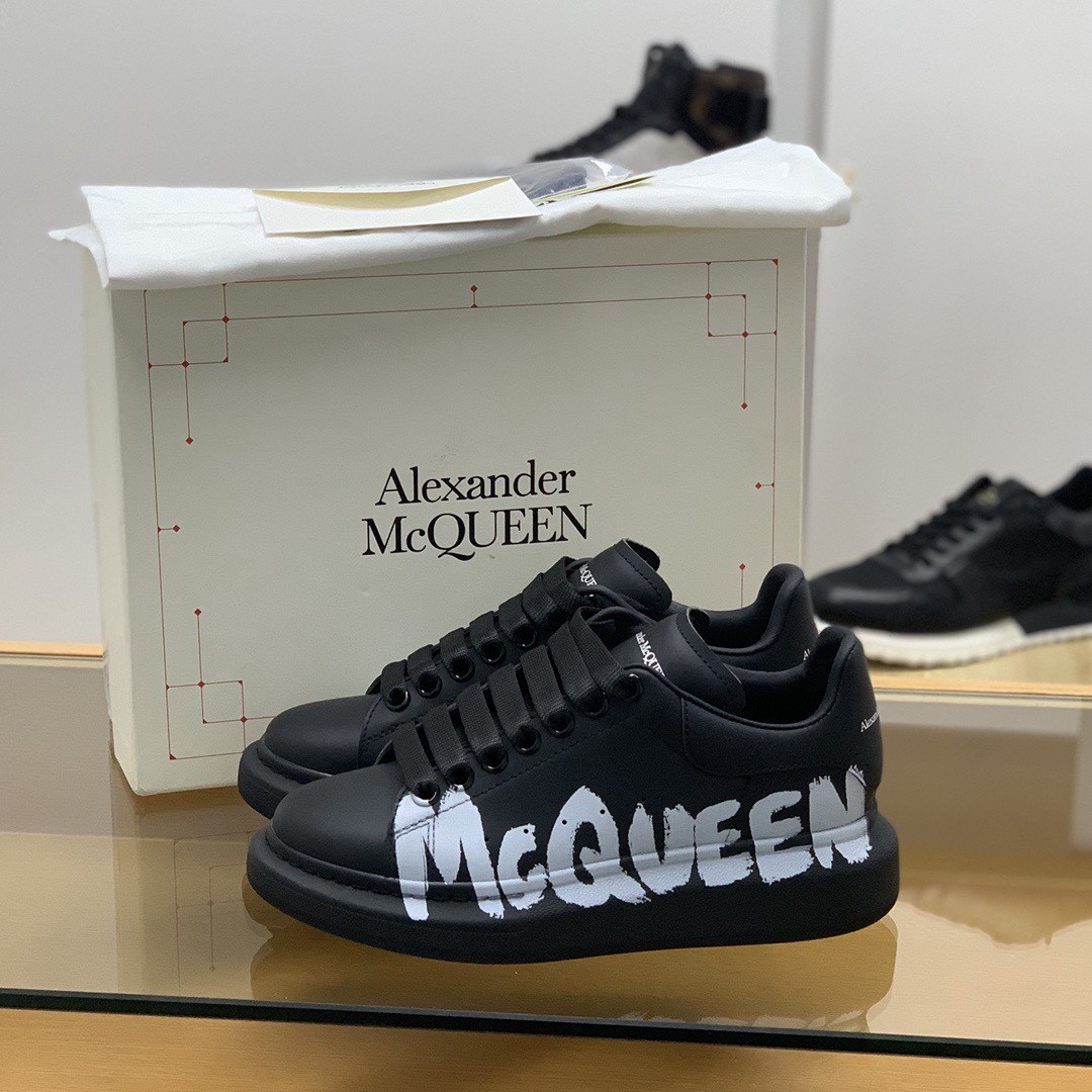 Alexander McQueen MQ 3D black letterSneakers
