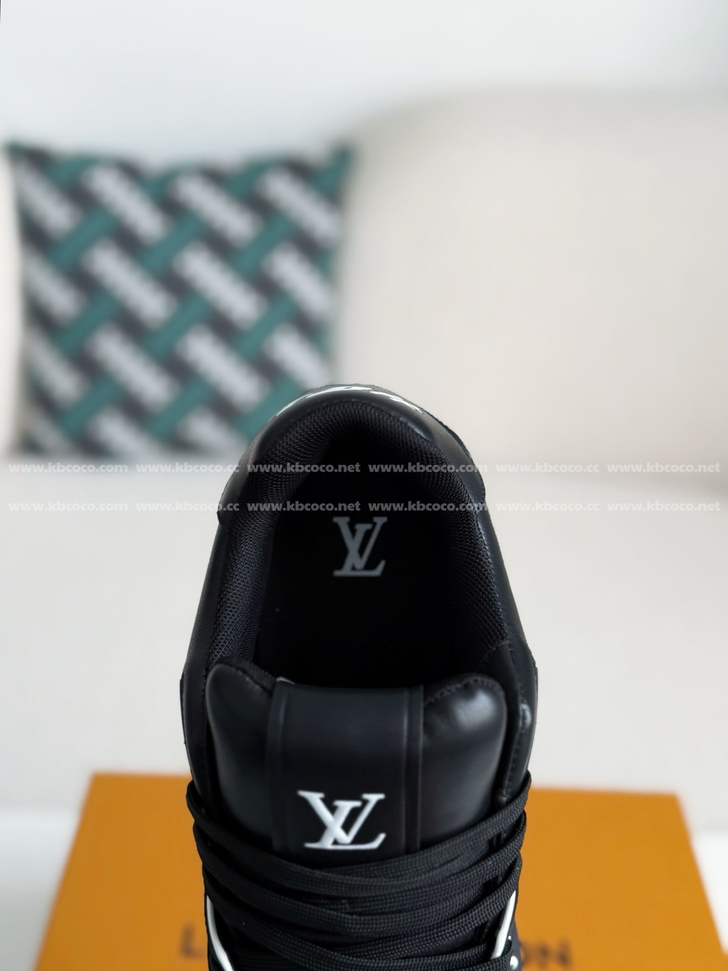 【#4639】 LOUIS VUITTON TRAINER SNEAKERS