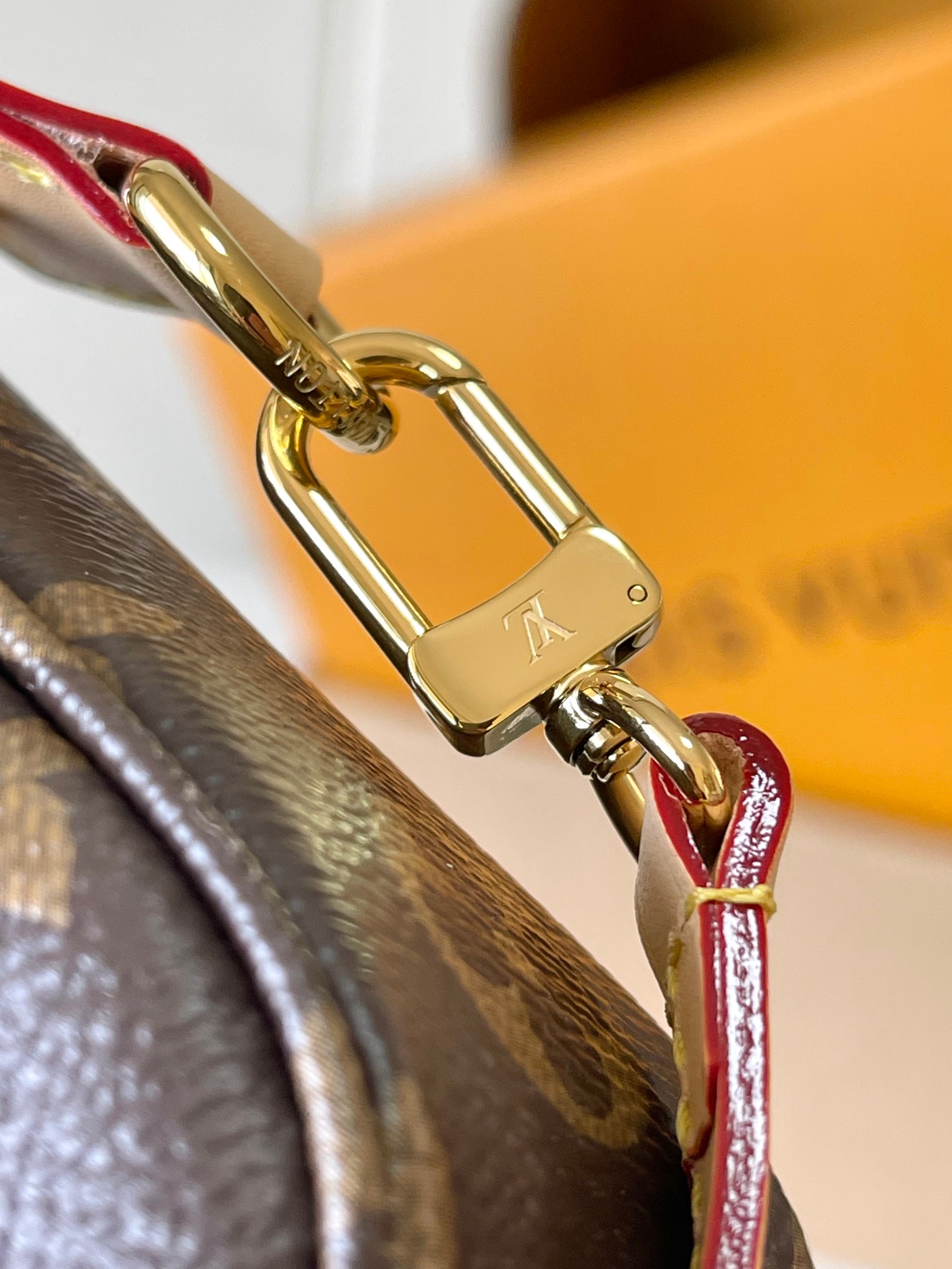 LOUIS VUITTON xTakashi Murakami Pochette Accessories Shoulder bag/top quality M13440