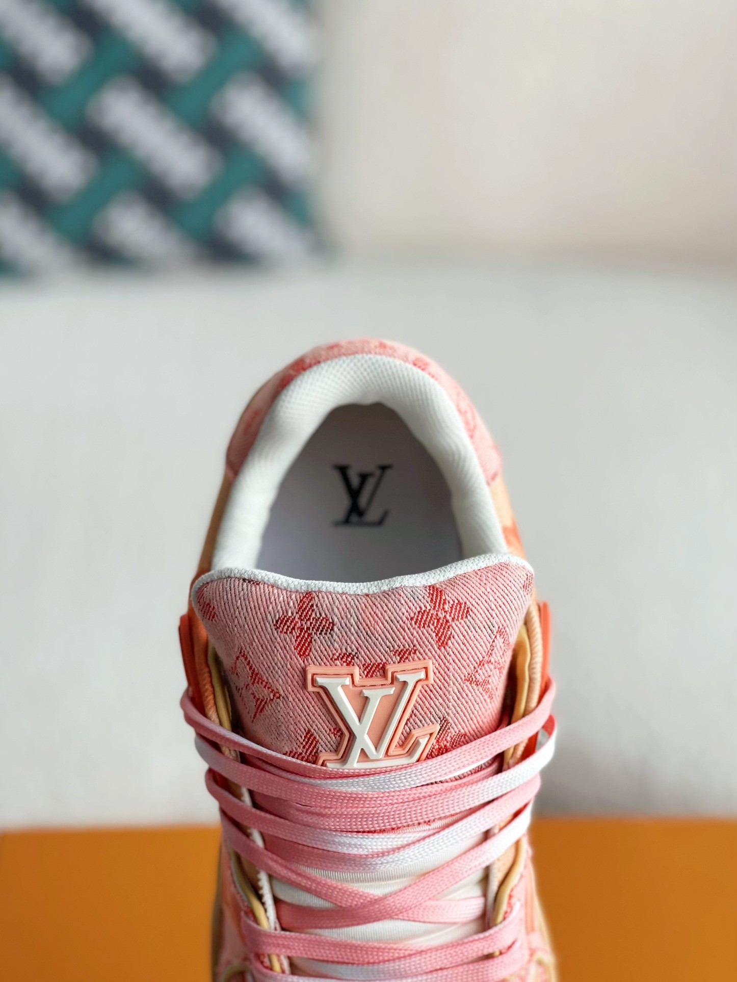 LOUIS VUITTON TRAINER SNEAKERS