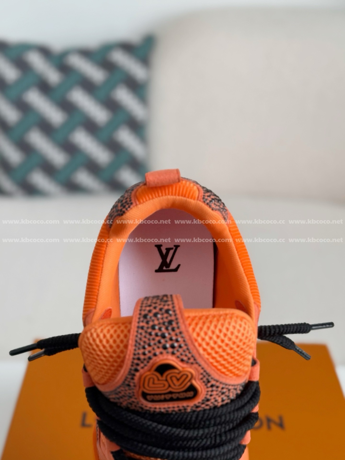 【#5073】 LOUIS VUITTON RUNNER TATIC SNEAKERS