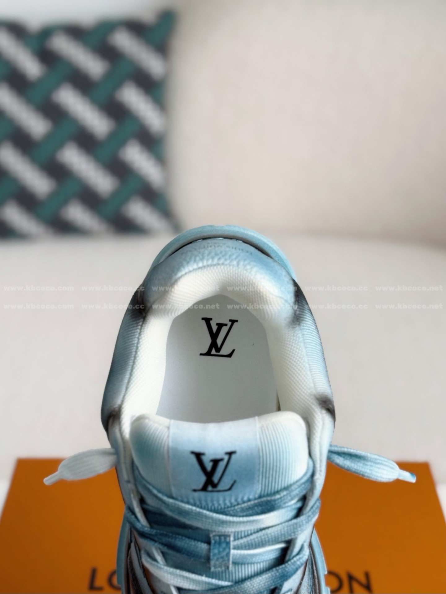 【#5861】 LOUIS VUITTON CLASSIC CASUAL SHOES
