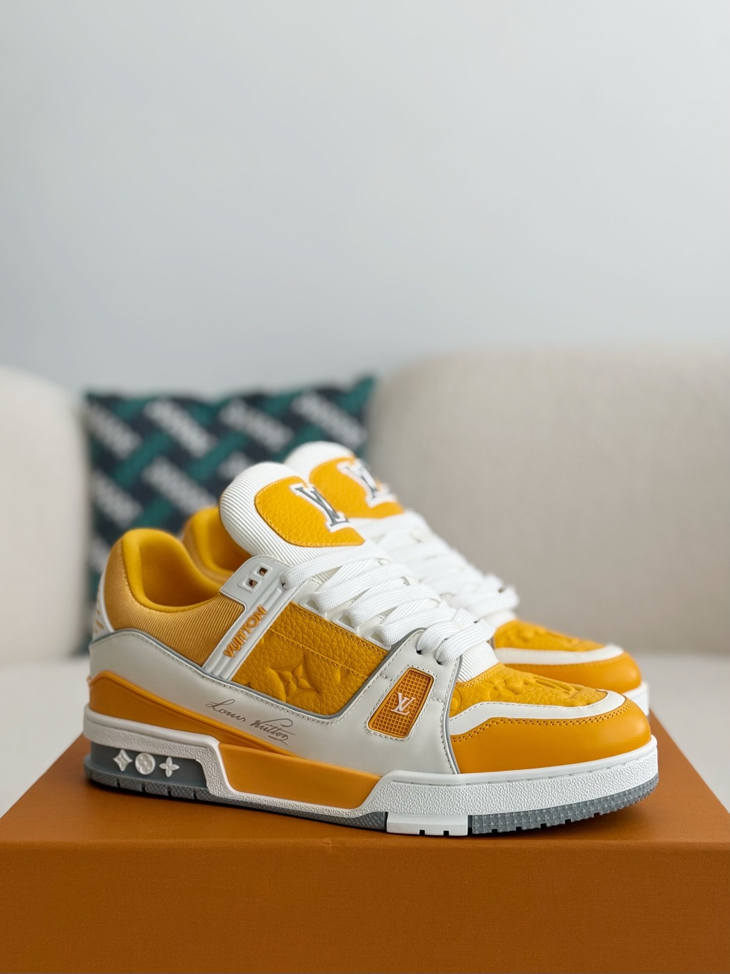 [#3889I LOUIS VUITTON TRAINER SNEAKERS