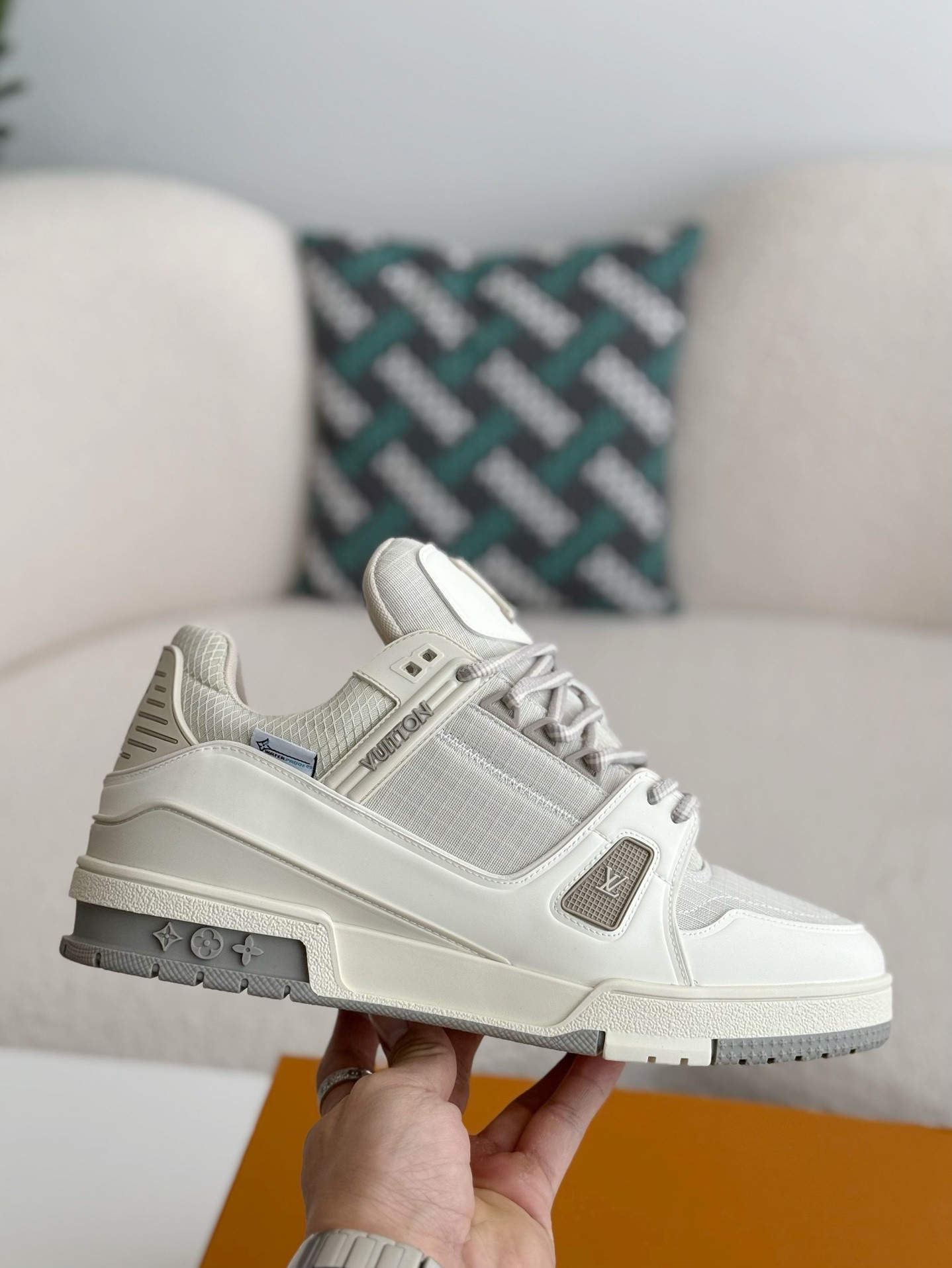 [#3904]LOUIS VUITTON TRAINER SNEAKERS