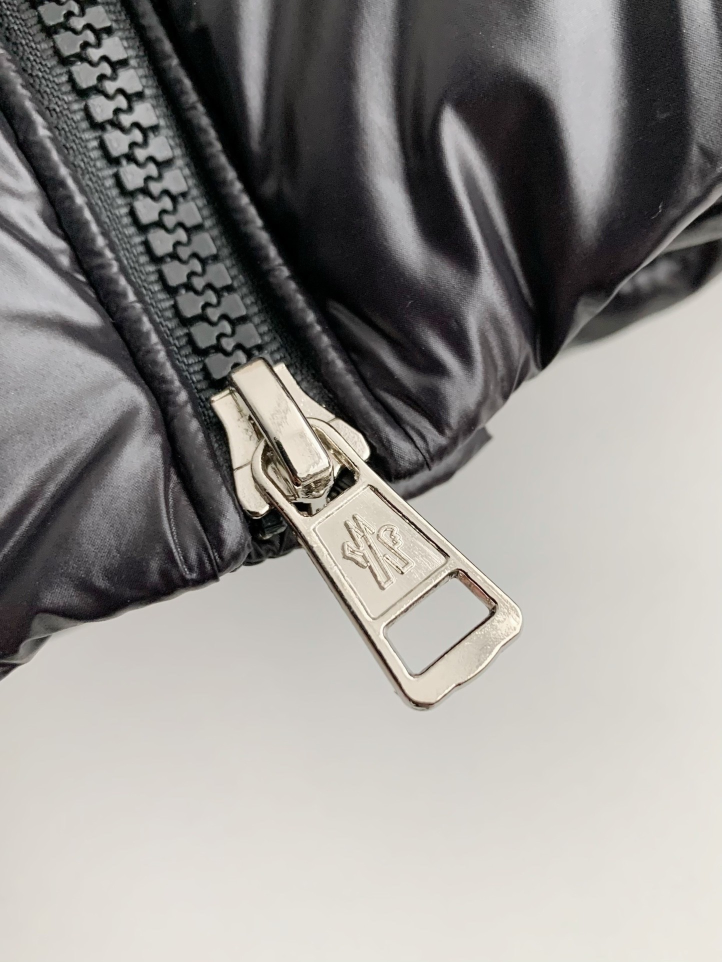 【#2094】Moncler Short men's down jacket