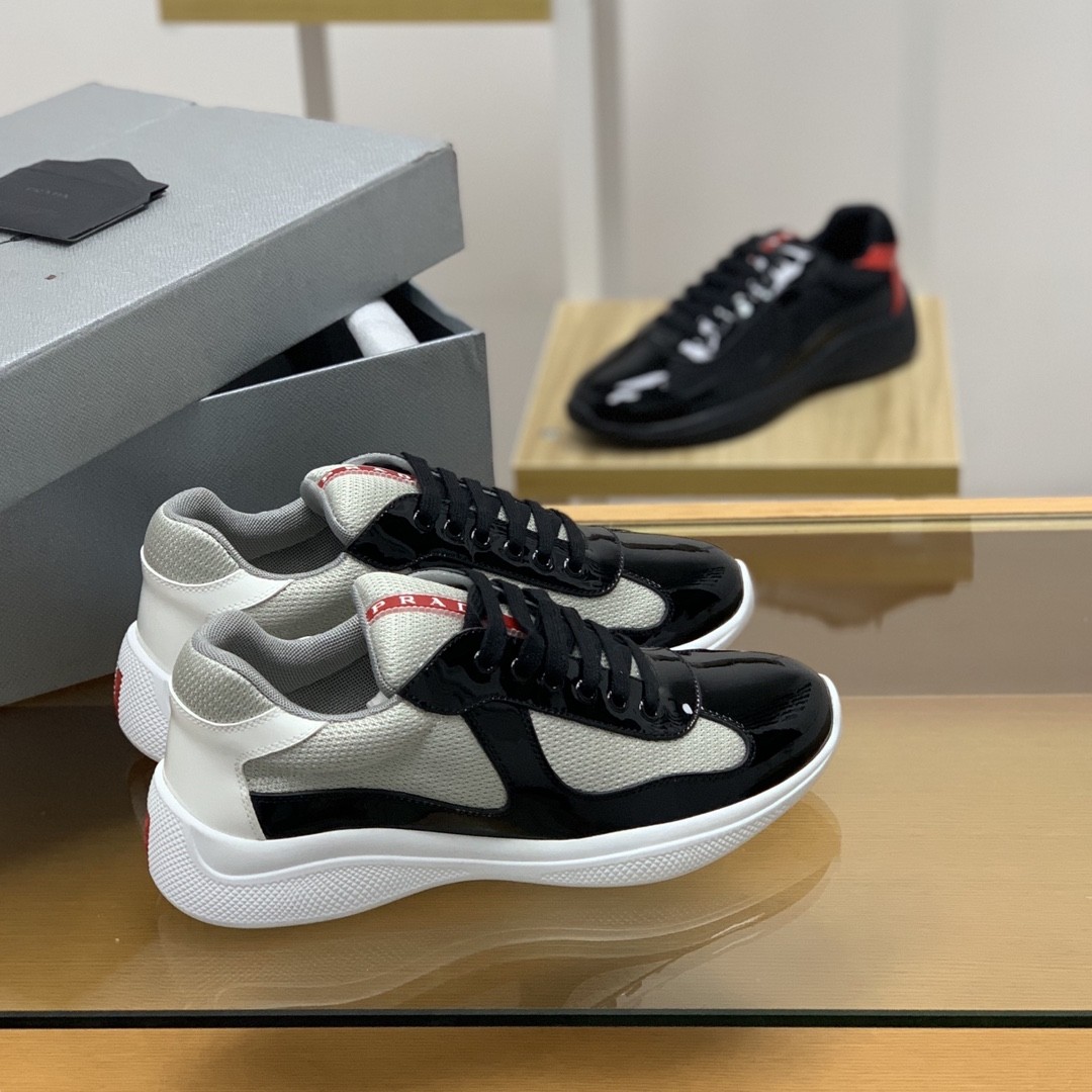【#606】 Prada Sneakers