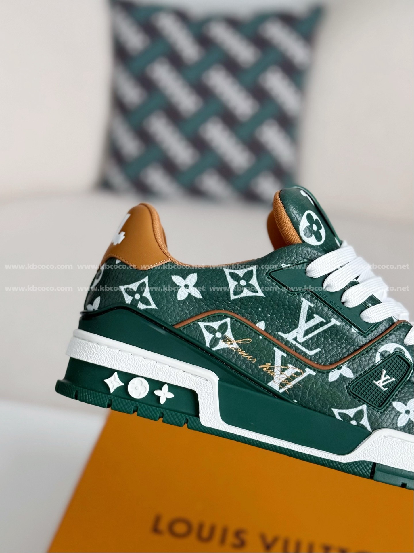 【#4538】 LOUIS VUITTON TRAINER SNEAKERS