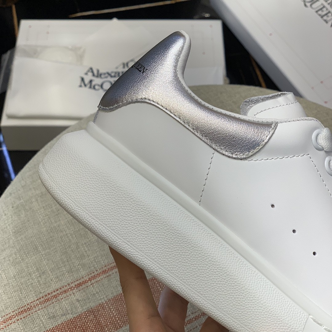 Alexander McQueen MQ silvery cowhide tail Sneakers