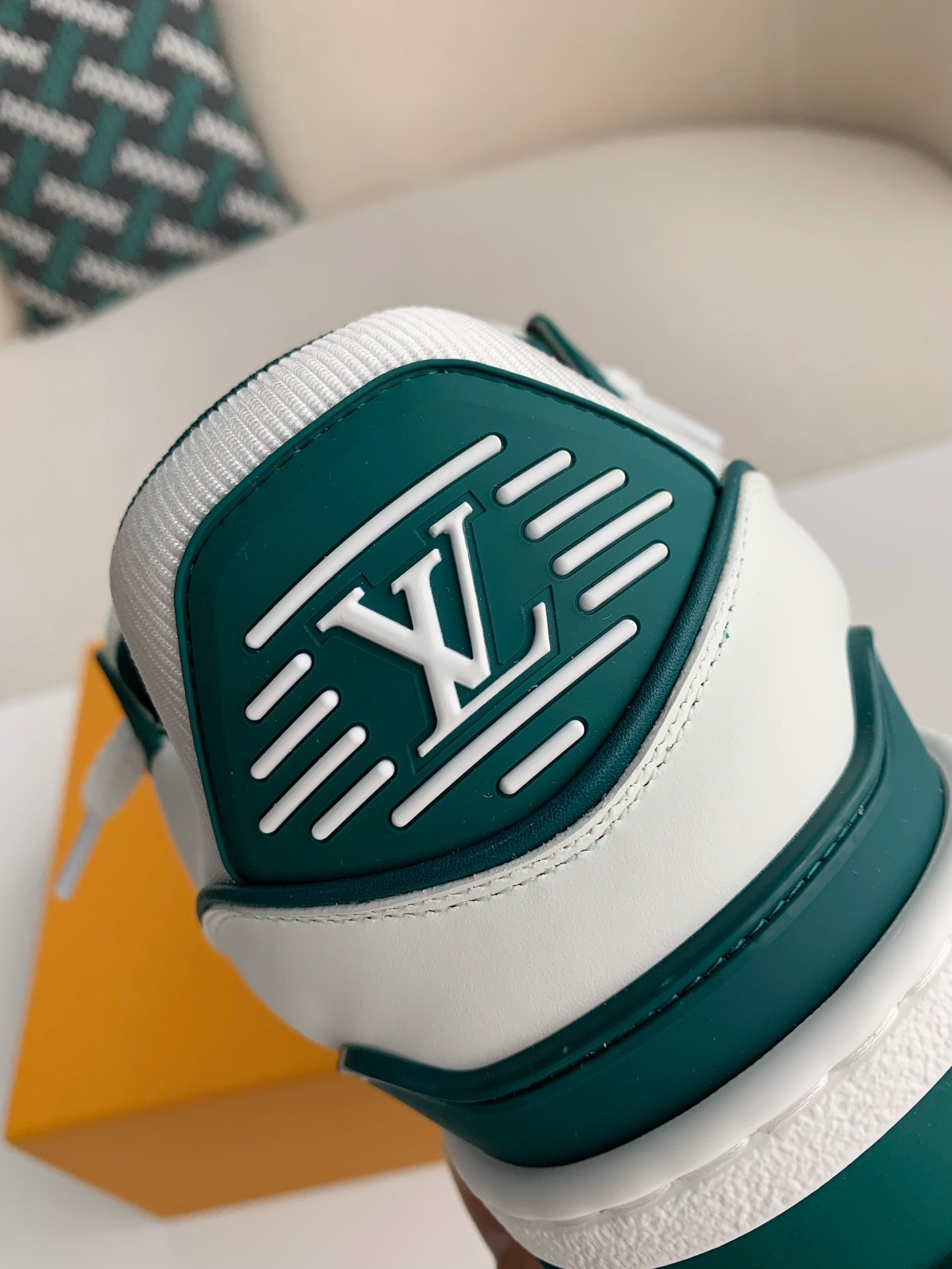 LOUIS VUITTON TRAINER MAXI SNEAKERS