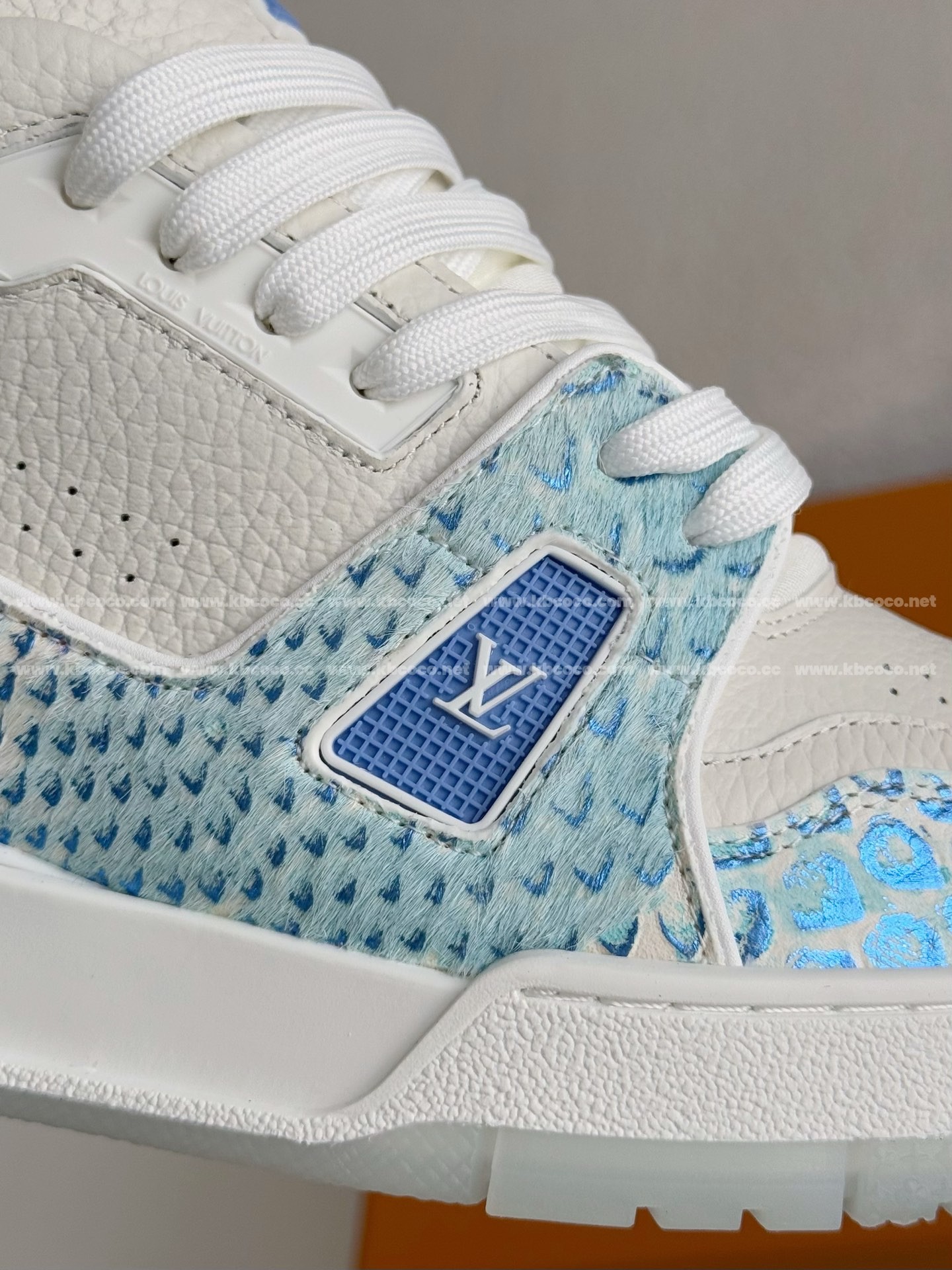 【#3968】 LOUIS VUITTON TRAINER SNEAKERS