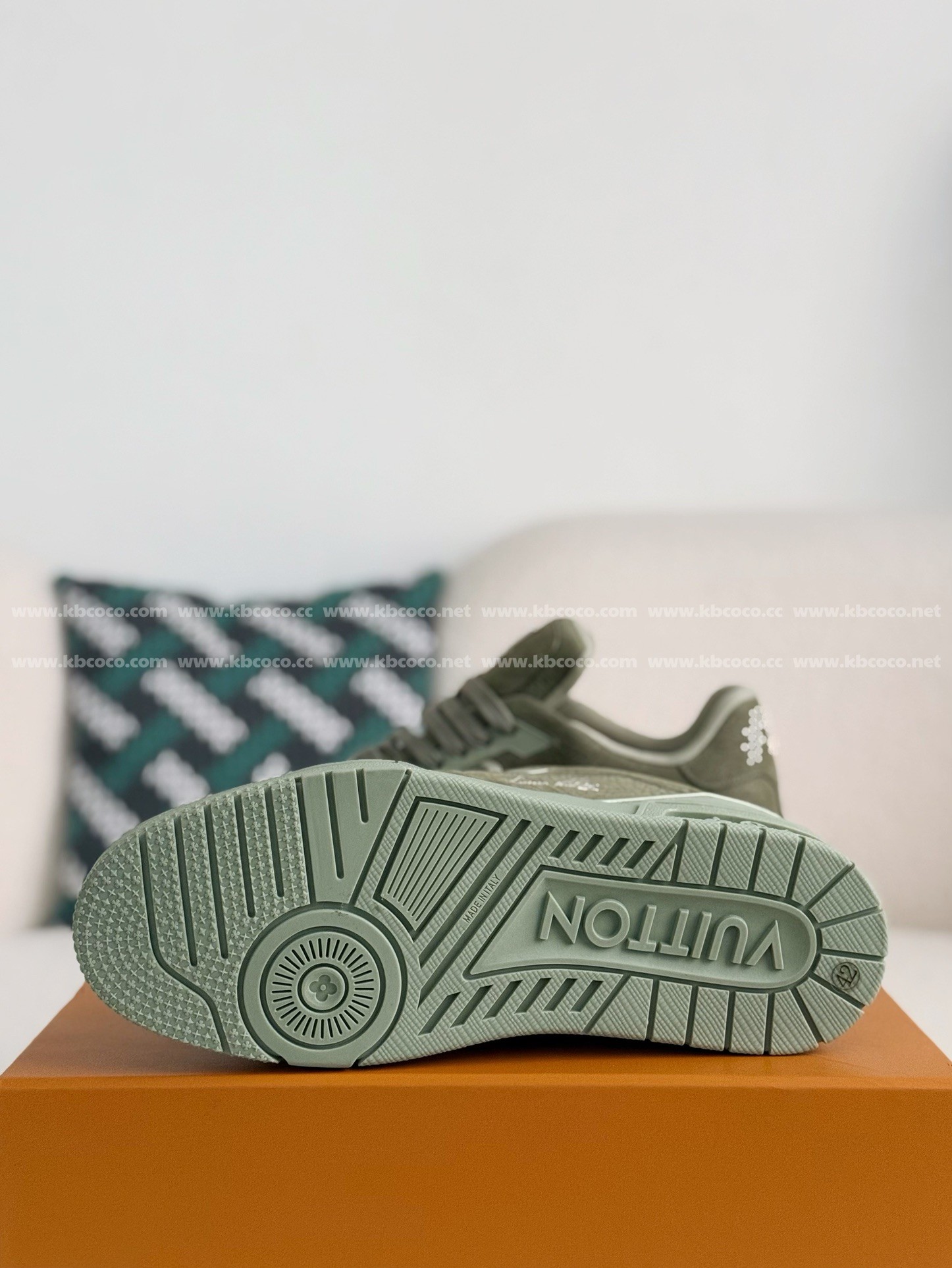 【#4530】 LOUIS VUITTON TRAINER SNEAKERS