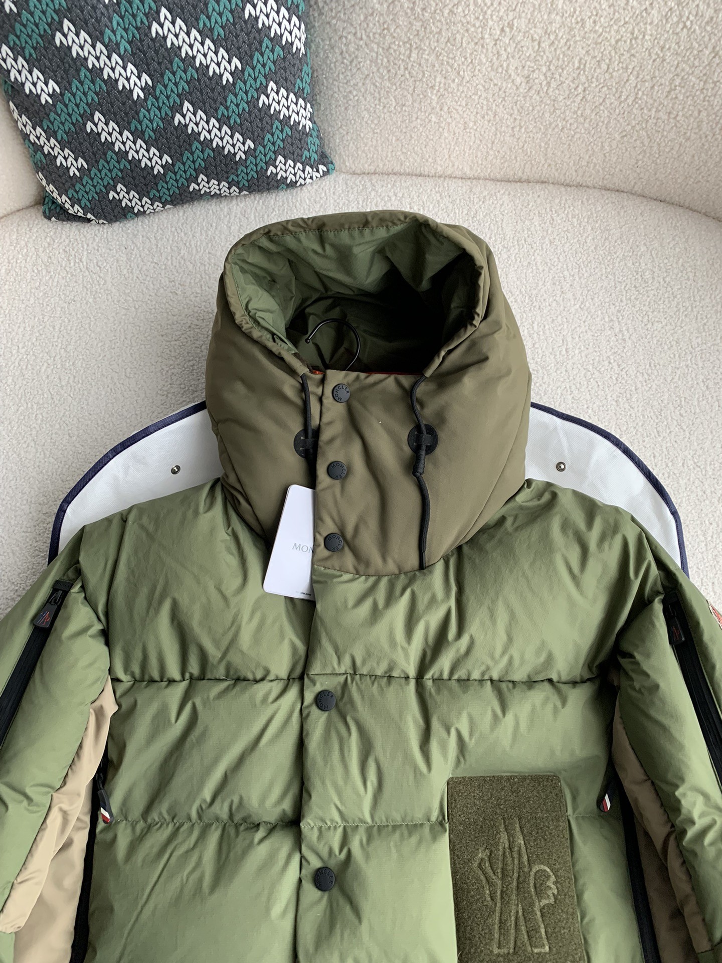【#2532】 Moncler down jacket
