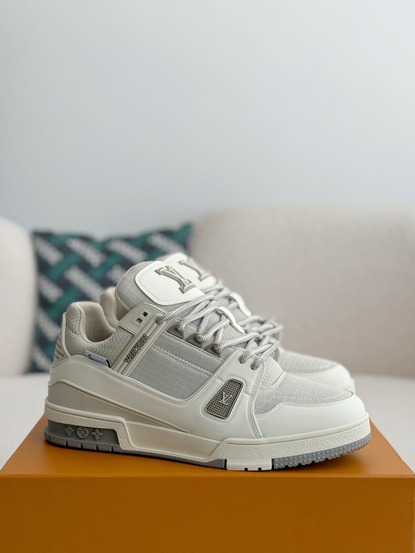 [#3904]LOUIS VUITTON TRAINER SNEAKERS