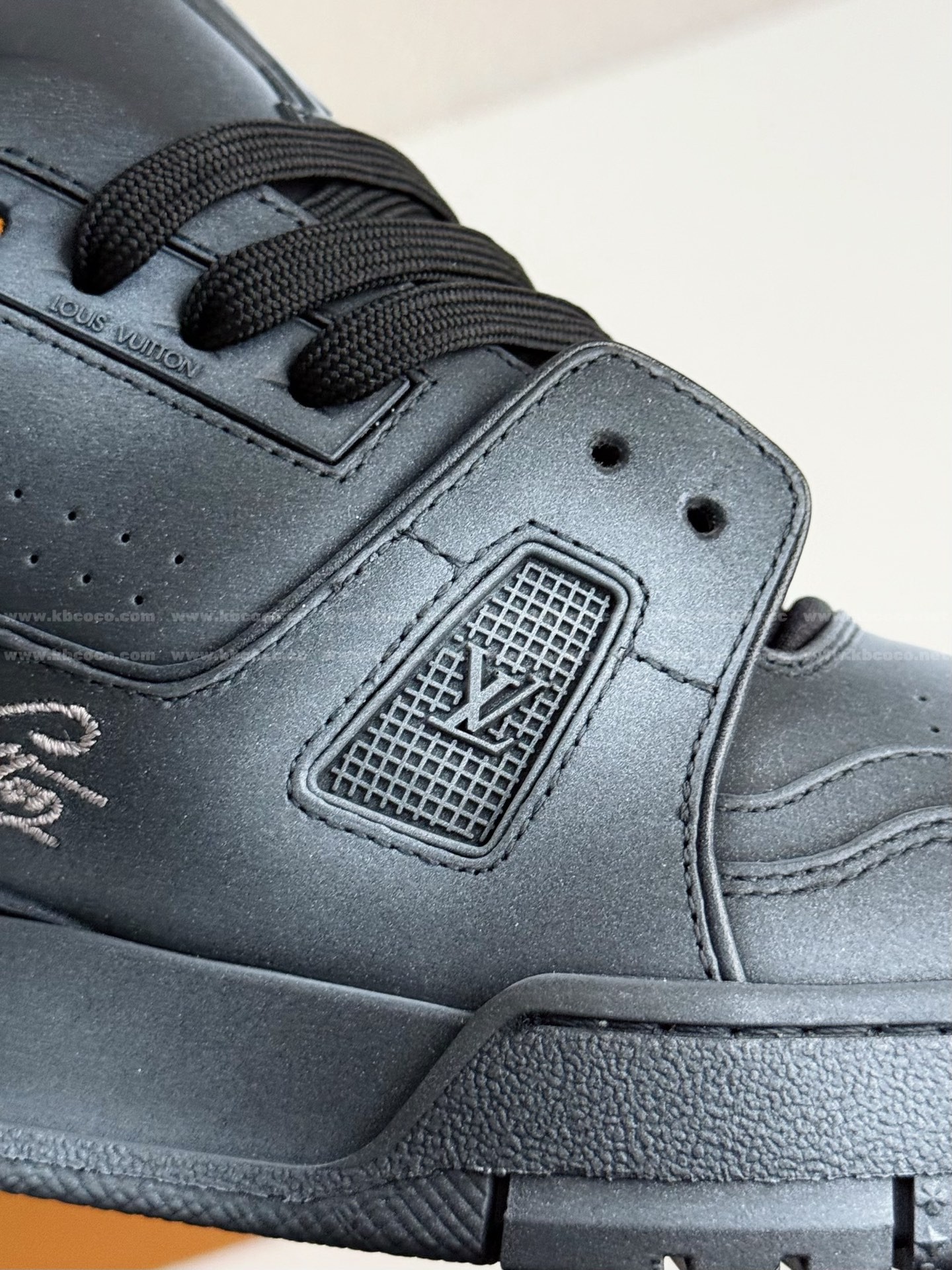 【#5874】 LOUIS VUITTON TRAINER SNEAKERS