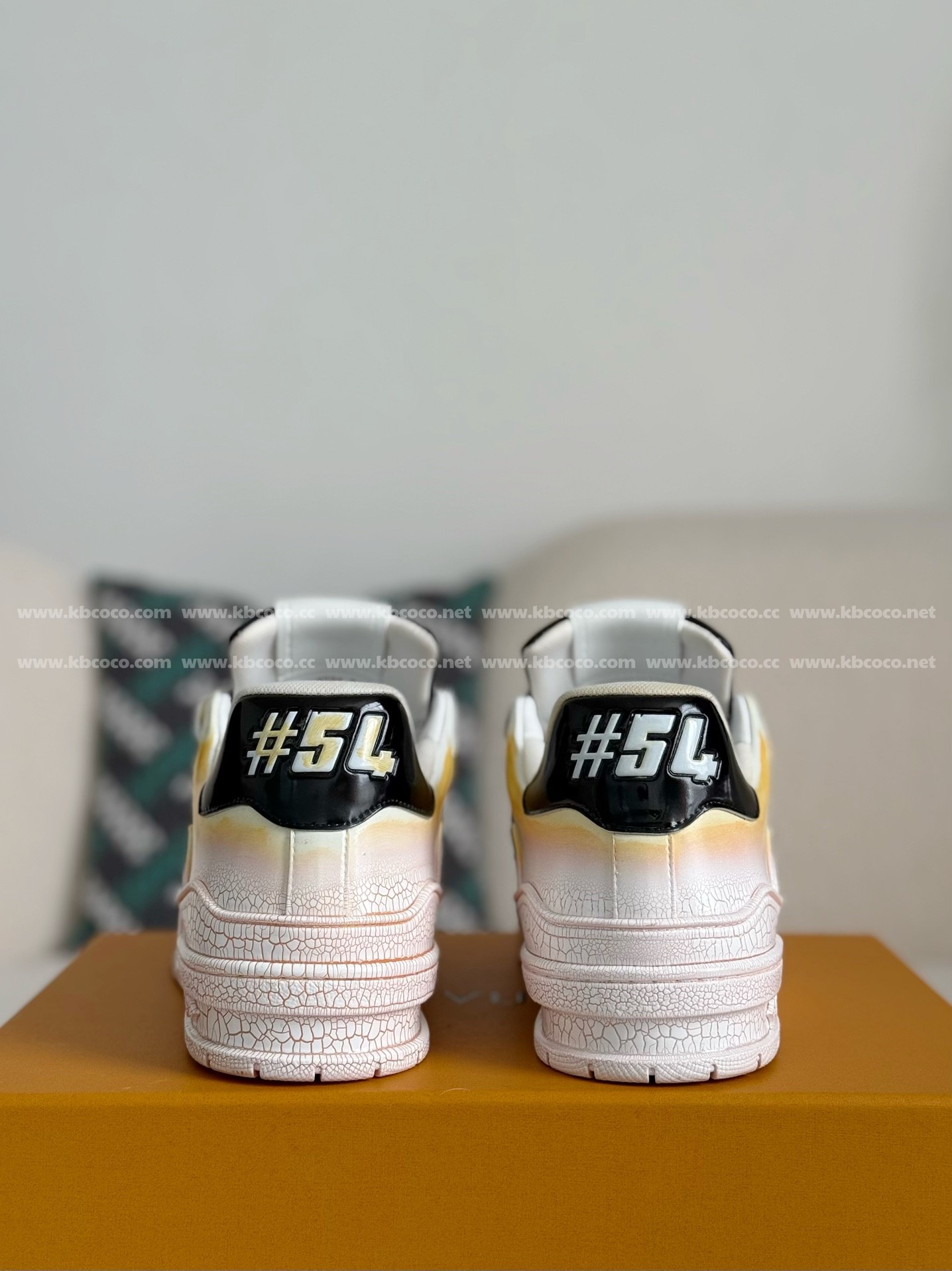 【#4493】 LOUIS VUITTON TRAINER SNEAKERS