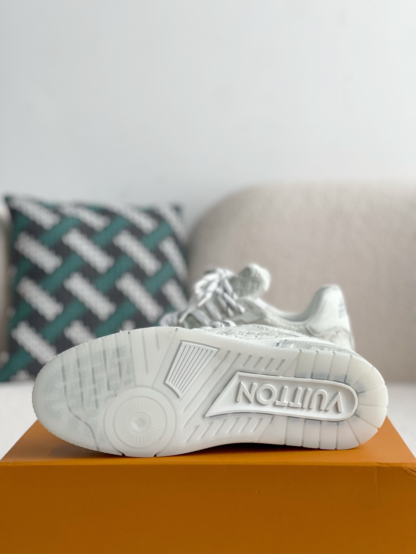 [#3566」 LOUIS VUITTON TRAINER SNEAKERS